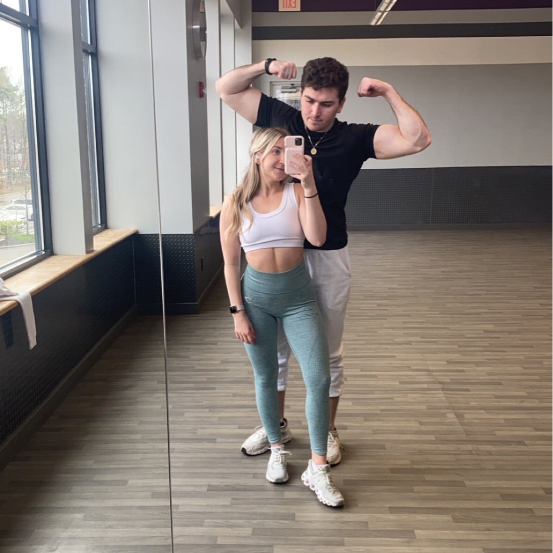 gym outfit , gym style , gymshark leggings, gymshark , alo yoga , alo yoga sports bra , on cloud sneakers , ootd , what to wear to the gym , lifting outfit , running outfit , gym 


#LTKunder50 #LTKSeasonal #LTKfit
