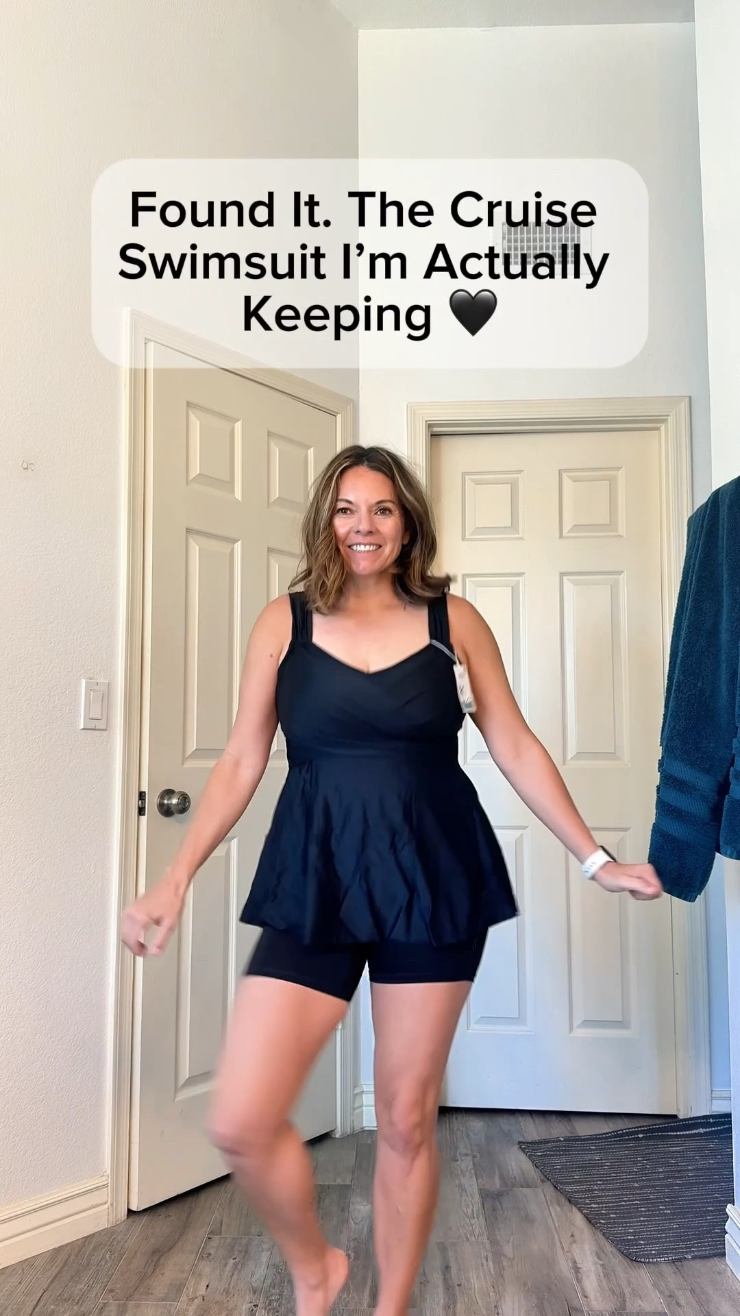 After way too many Amazon try-ons… this is the black tankini I’m actually packing for my cruise. Size M and I’m a 38 D. 

Flattering wrap-style top, adjustable straps, good bust support, and high-waisted bottoms that feel secure without squeezing. Mom-friendly, midlife-friendly, and beach-day approved.