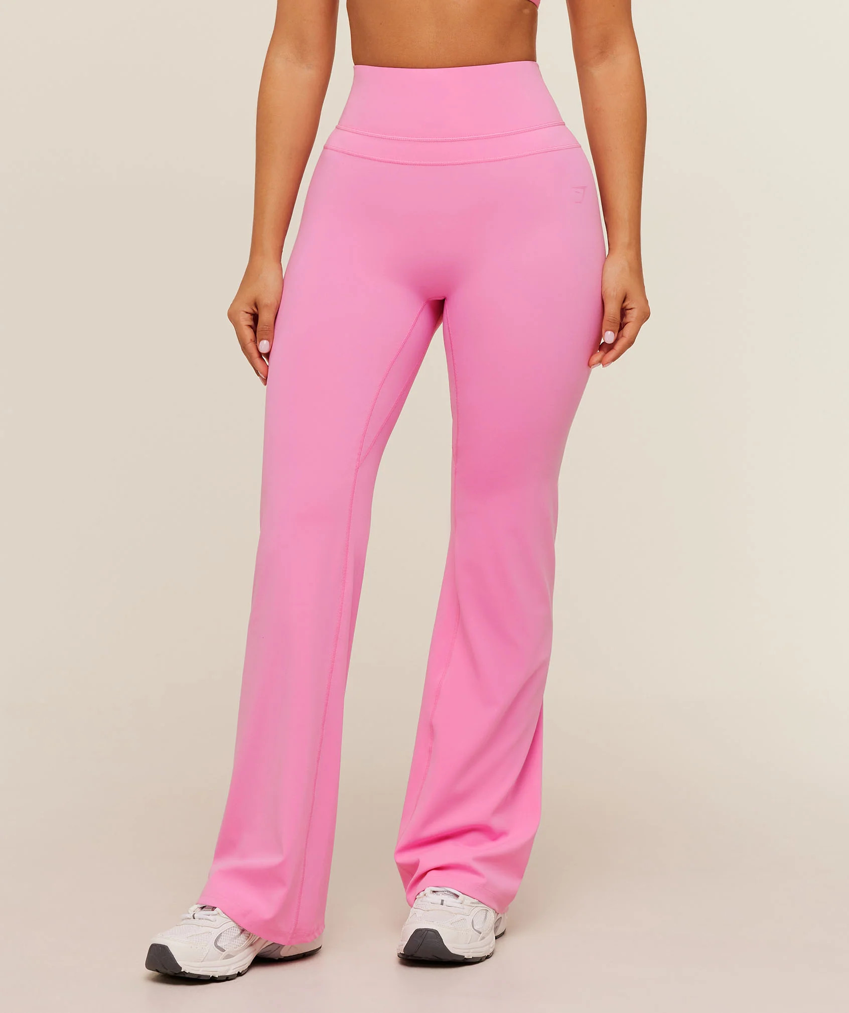Whitney Short Flared Legging | Gymshark US