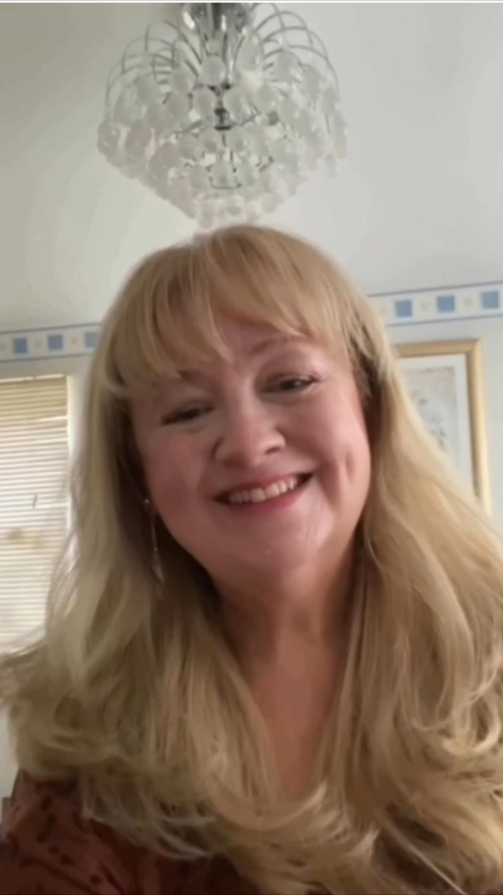 I’ve been using Living Proof Haircare products for a few months now (that were very kindly Gifted) .. and my hair has become more glossy, shiny, easier to manage and full of vitality and bounce !!  
After a trip to my regular Salon for a Cut, Colour and Style, my stylist commented on the fab condition of my hair !! 

You all know already how much I love the Triple Bond Complex.. but one of the products l've been absolutely loving using/testing .. Is the @livingprootuk Claritying Detox Shampoo .. which is a non-stripping Detox Shampoo that removes build up from products, keeping my hair cleaner for longer & also improving the colour vibrancy of my hair.
It sure is a WIN WIN from me and gets my Vote 😊 

All of the Products selected here I’ve used/tested and adore (big thanks to Living Proof for kindly Gifting them to me)

#livingproof #haircare #detoxshampoo

#LTKstyletip #LTKbeauty #LTKfindsunder100