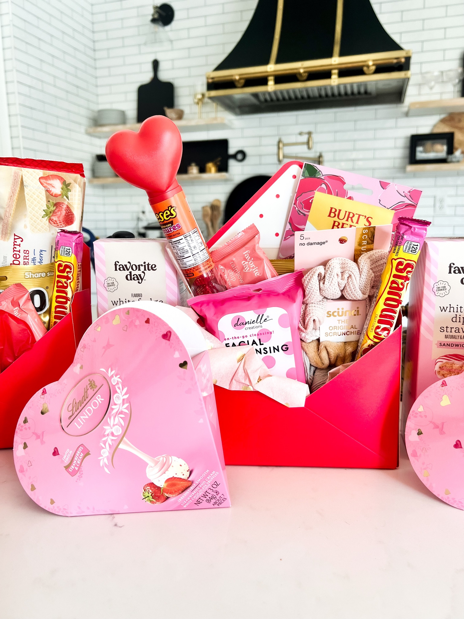 Teen girl Valentine’s Day gift idea.

Gift ideas for her
Family gift ideas 
Valentine
Valentine’s Day idea


#LTKSeasonal #LTKGiftGuide #LTKfamily
