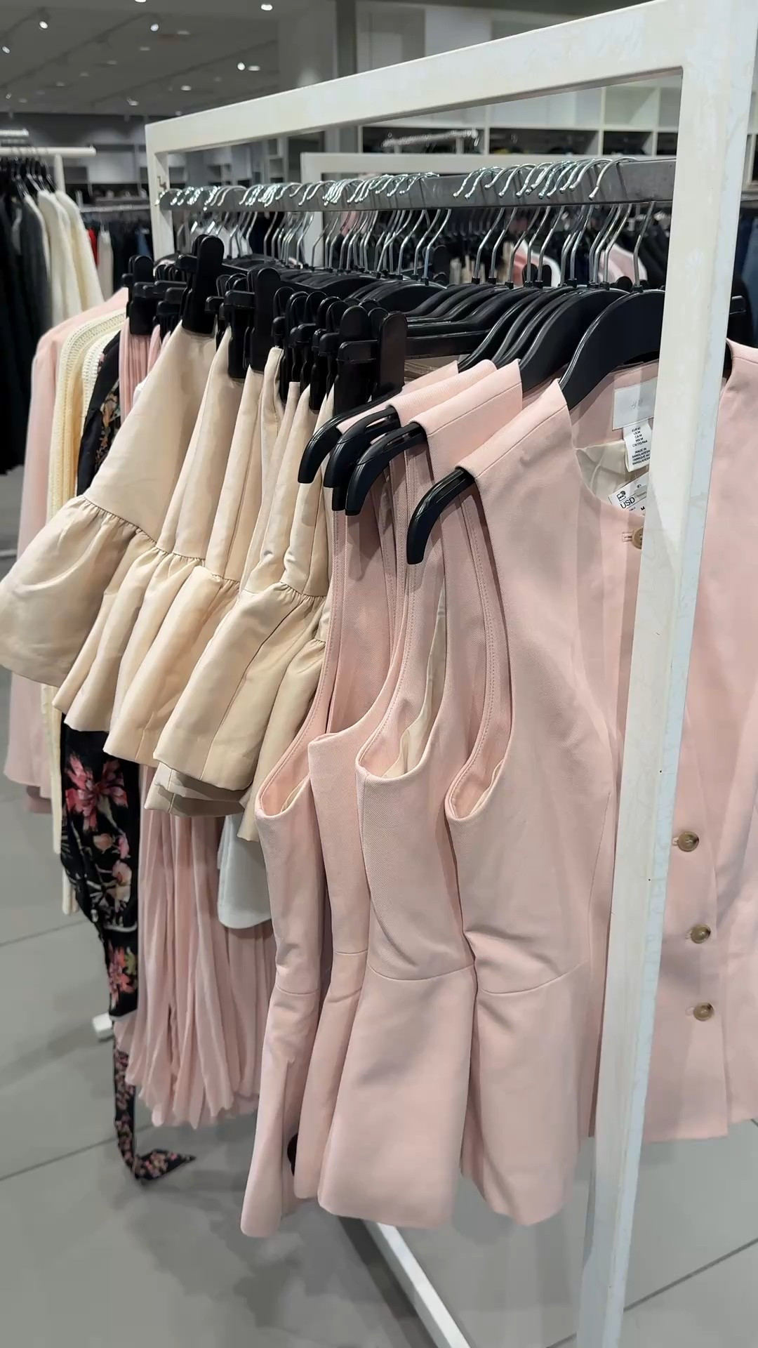 New Arrivals at H&M #newarrivals #springstyle 

#LTKU #LTKootd #LTKSeasonal