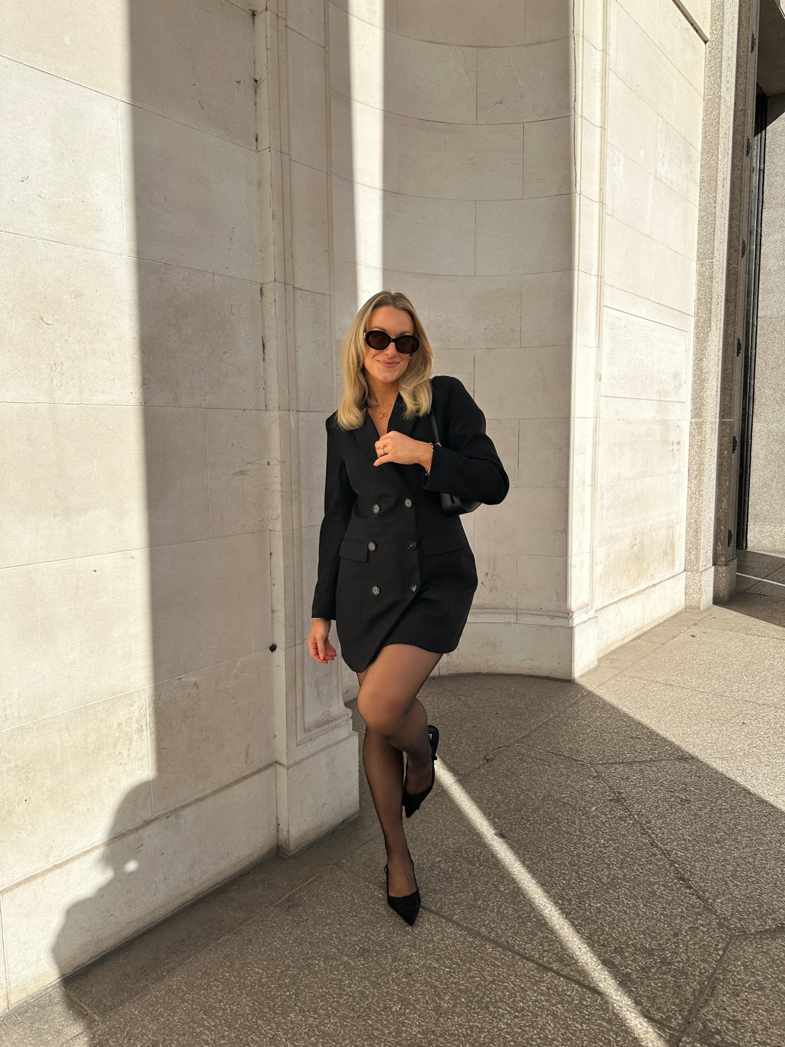 My go to tights 🖤


#LTKwinter #LTKuk #LTKautumn