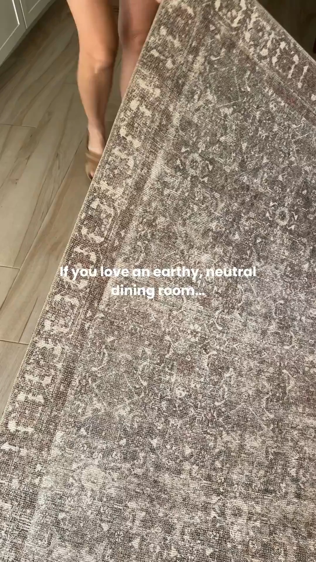 If you love a neutral, earthy dining room…this rug and dining table combo is for you!



#LTKHome #LTKSeasonal