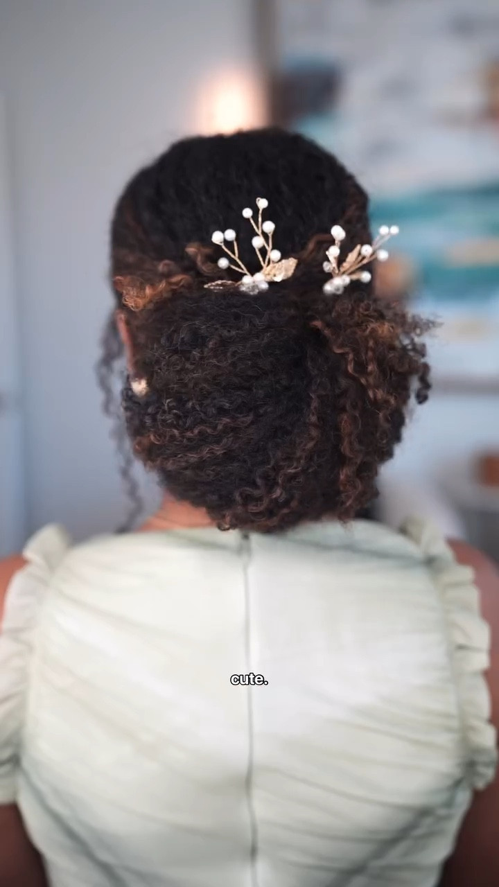 this hairstyle gives such effortless elegance and I love ittt 🥹 i’ve been having so much fun playing around with different hairstyles now that I have all this length lol this is definitely a new favorite formal style for me! what do we thinkkk?!

all products used from @sallybeauty 👇🏾
bondbar bonding leave-in conditioner
@ilovethedoux mousse def texture foam
@kissproducts edge fixer
edge brush

everything is 🔗 on my LTK as usual!

ad // #SallyBeauty #SallyBeautyPartner #naturalhairstyles #washandgo #naturalhairproducts #curlyhairproducts #weddinghairstyle #bridesmaidhairstyle
