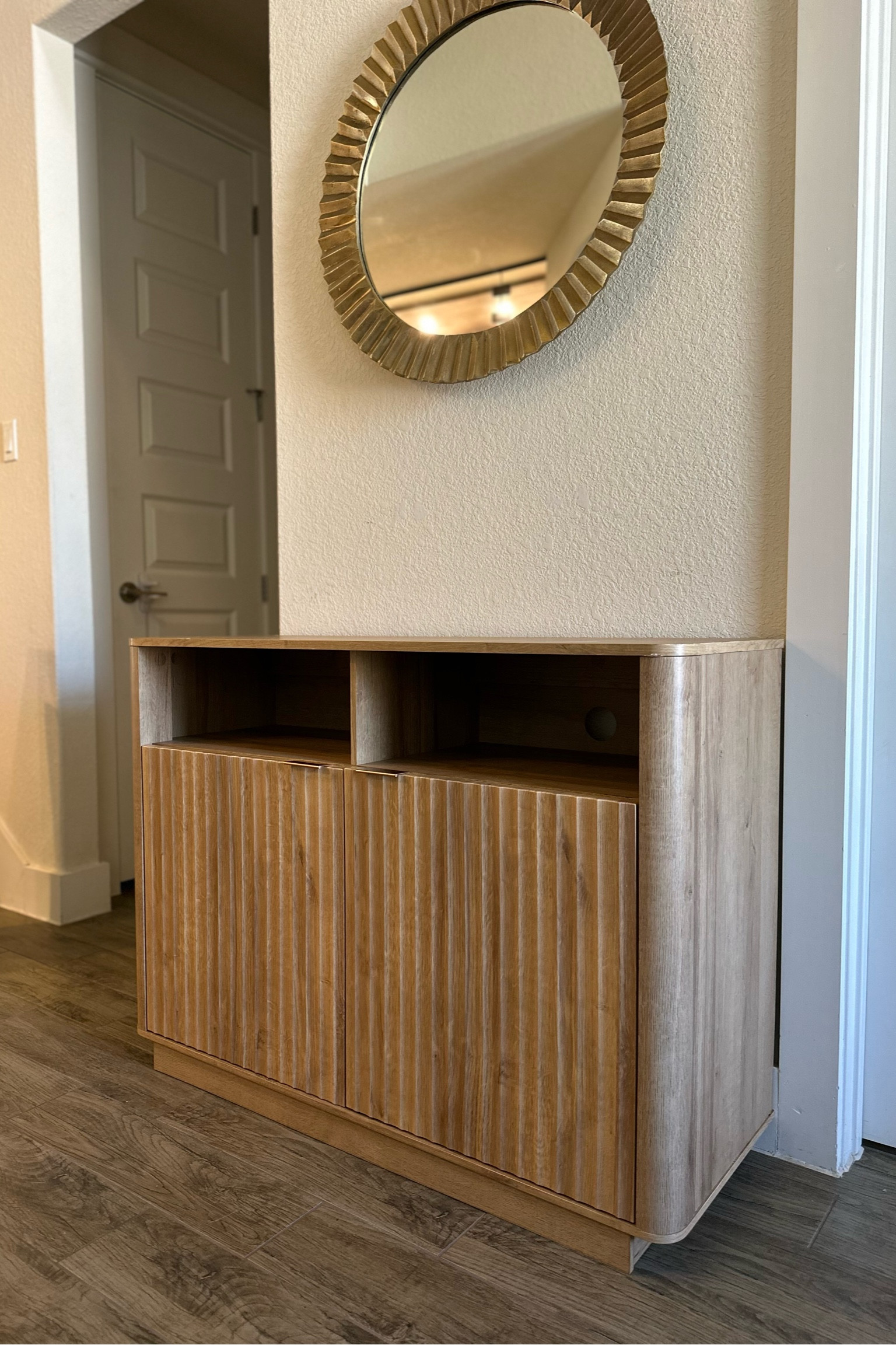 Affordable Amazon Oak Sideboard 

Amazon home, media console, home decor 

#LTKSeasonal #LTKFind #LTKhome