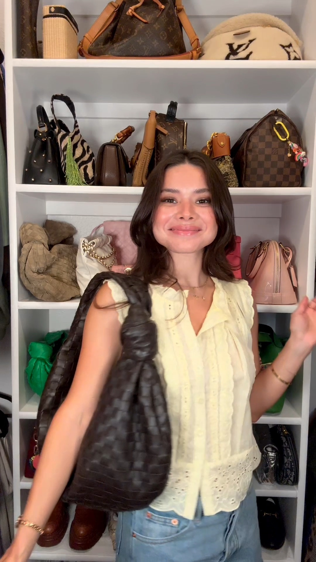 Bottega Veneta Classic jodie unboxing 🤎 

bottega classic jodie (old small) in fondant, size small in top, 25 in shorts

#LTKootd #LTKPetite #LTKU