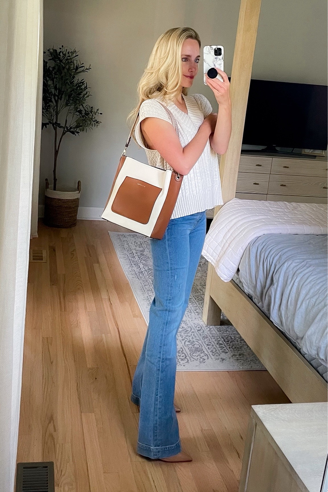 Nordstrom Anniversary Sale Find ✨

NSale. Nordstrom. Shopping Guide. What to buy. Sale find. Sale alert. Sale product. Markdown. Discount. Shop the sale. Summer sale. Sweater. Short sleeve sweater. Knit. Jeans. Flare jeans. 



#LTKxNSale #LTKSaleAlert #LTKSummerSales