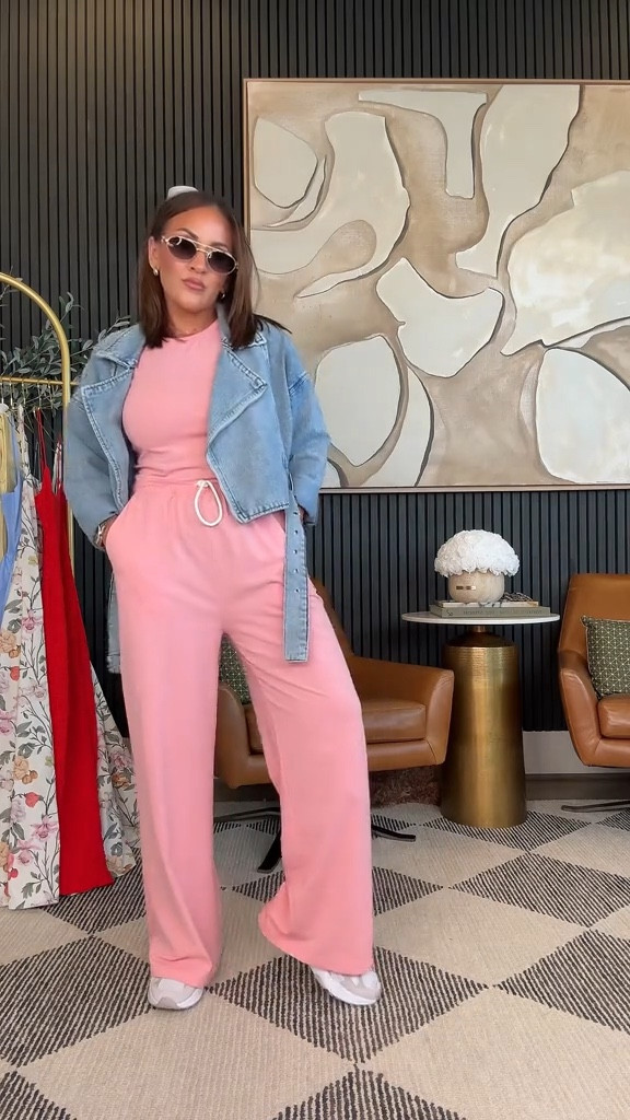 POV: Free People look for wayyy less 🙌🏼

This Amazon set is everything comfy, chic + perfect for running errands or grabbing coffee.

Wearing XS – petite friendly
5’2” • 130 lbs • 34DD • 25” waist

#amazonfashion #affiliate #freepeoplevibes #grwm #petitefriendly #momstyle #amazonfinds #ootd #MomOnTheGo #styleinspo #lookforless #StyleOver40