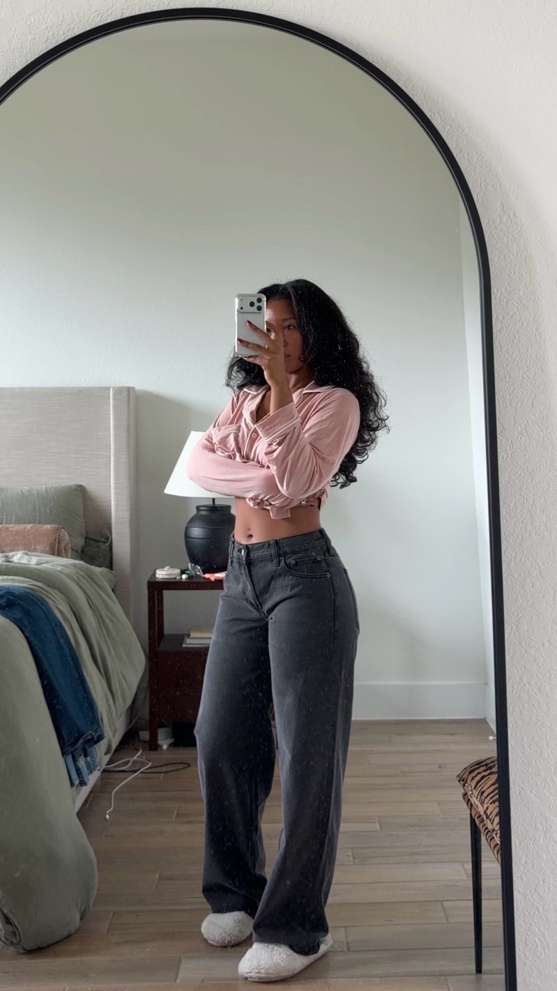 Jeans that fit me perfectly from @abercrombie pt 4 — low rise ultra loose in Washed Black, size 27 

#LTKFindsUnder100 #LTKootd