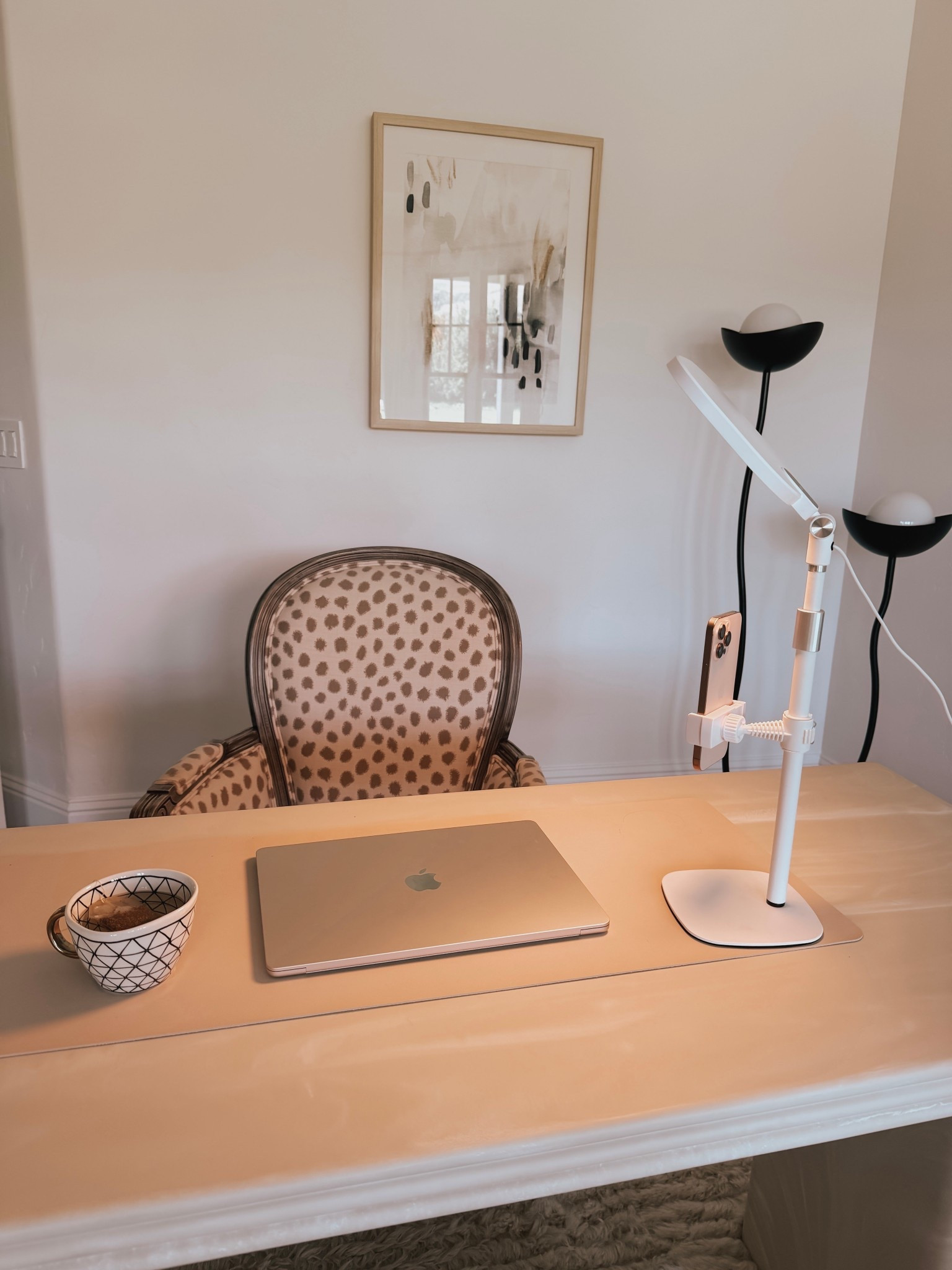 Looking to elevate your workspace? Check out this sleek desk light and cozy leg warmer. Perfect for chilly days! 

#LTKdayinmylife #LTKHome