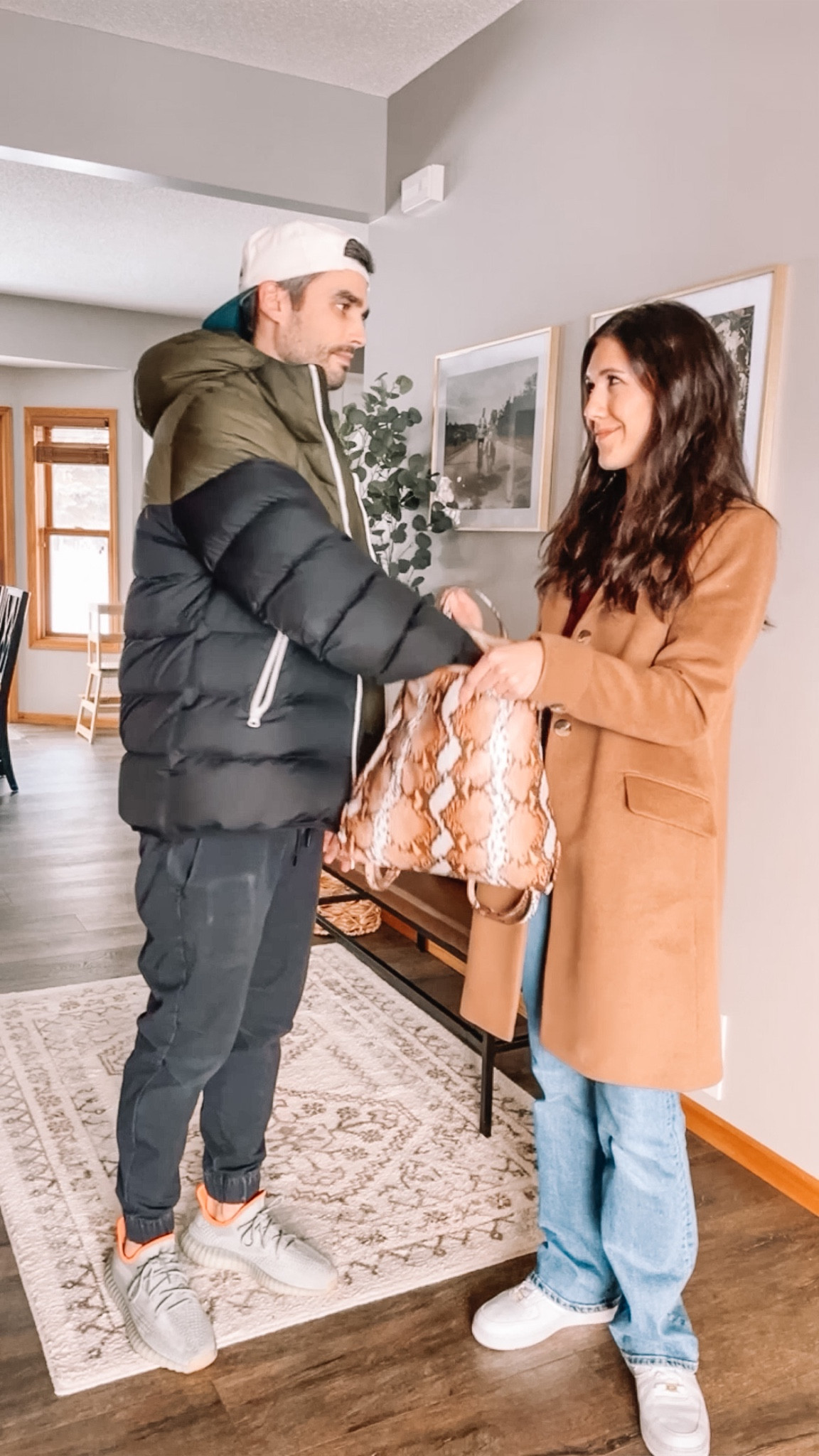 Winter outfits & front entry decor

Wool jacket 
Nike mens winter coat
Men’s coat
Abercrombie pants
Levi jeans, flare jeans

Laptop backpack, target finds 
Sneakers 
Home decor 
Kitchen decor 
Amazon finds 

#LTKhome #LTKitbag #LTKmens