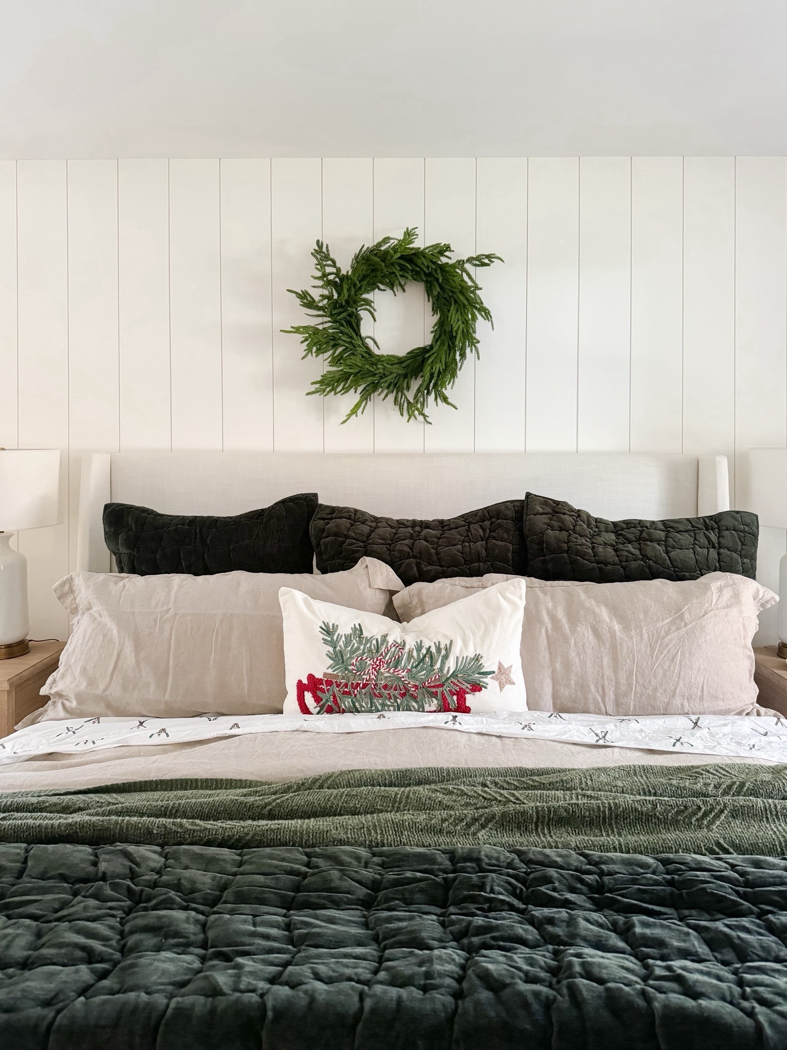 Modern Bedroom holiday Coastal bedroom

Home design  Christmas Modern home  Home decor  Bedroom design  Bedroom inspo  Bedroom finds  Bed Decor  Bedsheets  pottery barn bedding 

#LTKHome #LTKHoliday #LTKSaleAlert