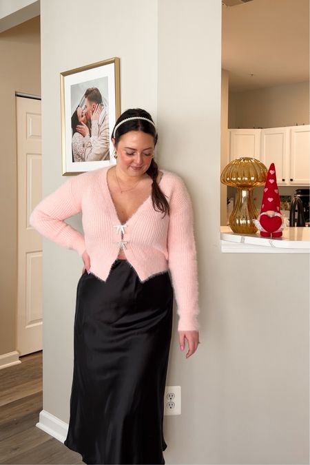 Valentine’s Day Outfit Inspo 💌 I’m wearing a large in both • the bows on the top are safety pins so you can adjust however you like! 

#LTKmidsize #LTKSeasonal