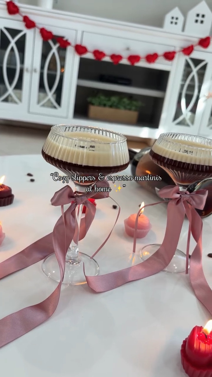Valentine’s Day plans?
✨ Cozy slippers
✨ Espresso martinis at home
✨ No reservations, no babysitter

@drinkxtini understood the assignment 🤎
Because staying in can still feel like a date night 🍸

AD #drinkxtini #swflblogger #espresso #espressomartinis #naplesflorida