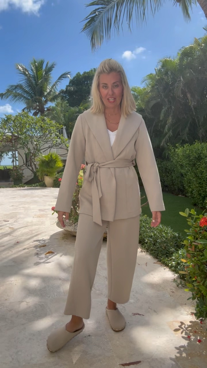 Travel look home today…..layers and comfy cuteness!!

#LTKTravel #LTKPetite #LTKOver40