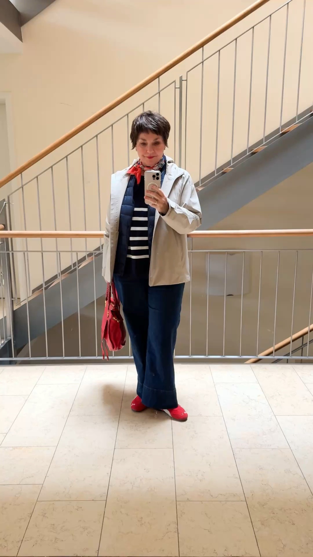travel outfits: Jeans mit weitem Bein, Streifen, Puffertech-Jacke

#LTKdeutschland #LTKü50 #LTKmidsize