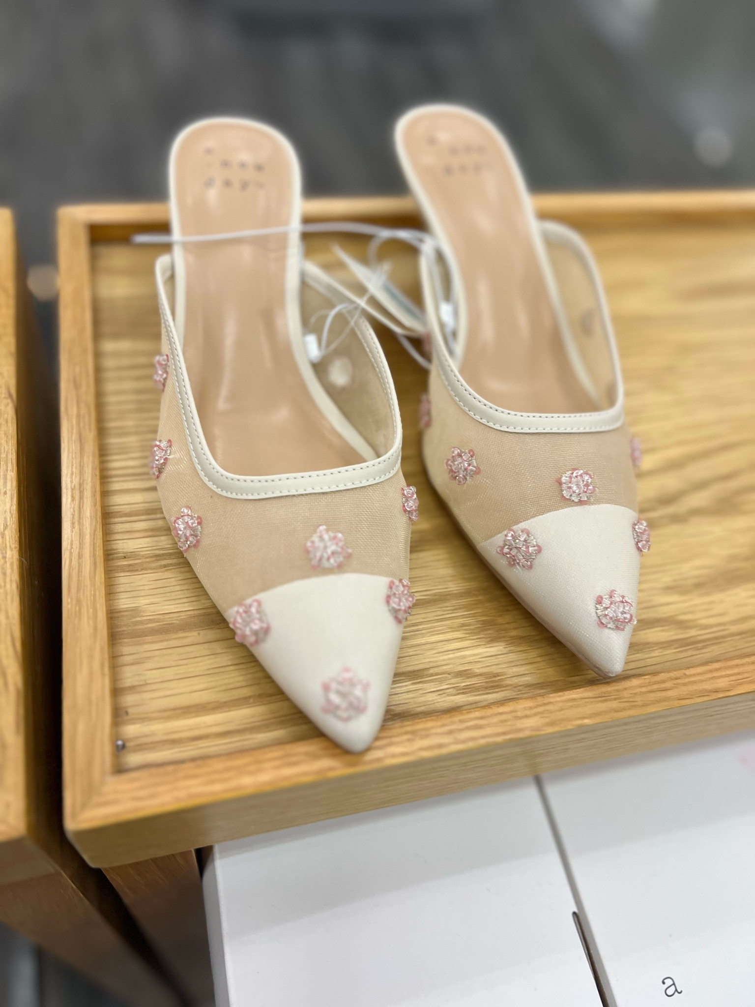  ✨Tap the bell and ❤️ for over 40 fashion, midlife style, midsize fashion and luxury looks for less. 

Target new arrivals, spring sandals, kitten heel, mesh 

👑"Helping you look good, feel good!" - Lindsey Denver


Flip-flops Strappy sandals Wedge sandals Gladiator sandals Platform sandals Espadrille sandals Slide sandals Slingback sandals Ankle strap sandals Thong sandals T-strap sandals Lace-up sandals Chunky sandals Mule sandals Birkenstock sandals Jelly sandals Slip-on sandals Cork sandals Peep-toe sandals Metallic sandals Embellished sandals Flat sandals Heeled sandals Sport sandals Huarache sandals Striped sandals Beaded sandals Printed sandals Leather sandals Fringe sandals

Follow my shop @Over40andmidlife on the @shop.LTK app to shop this post and get my exclusive app-only content!

#liketkit #LTKMidsize #LTKOver40 #LTKShoeCrush
@shop.ltk
https://liketk.it/55dho