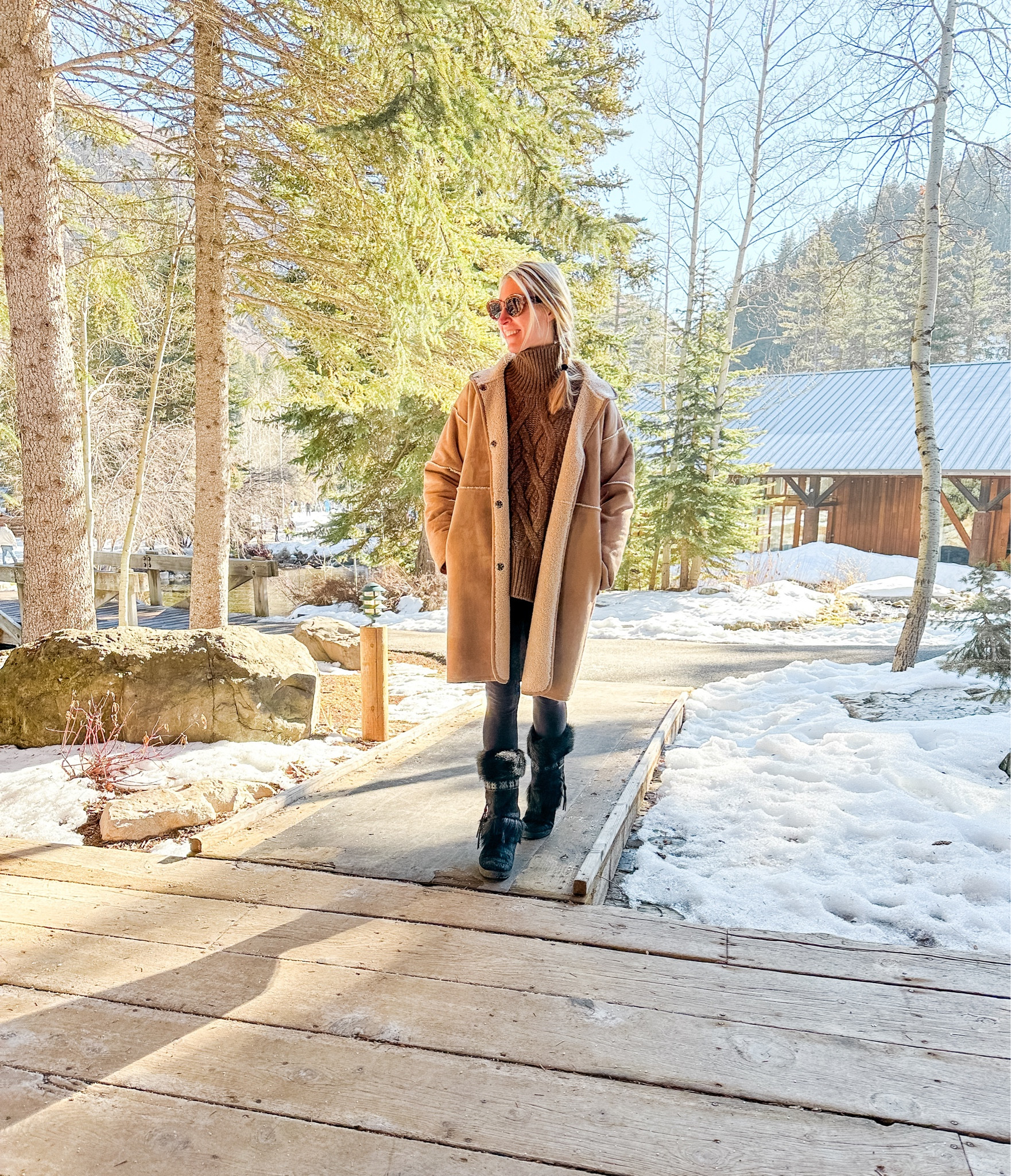 Winter outfits, what to pack for a ski vacation, shearling coat, leggings, snow boots

#LTKSeasonal #LTKstyletip