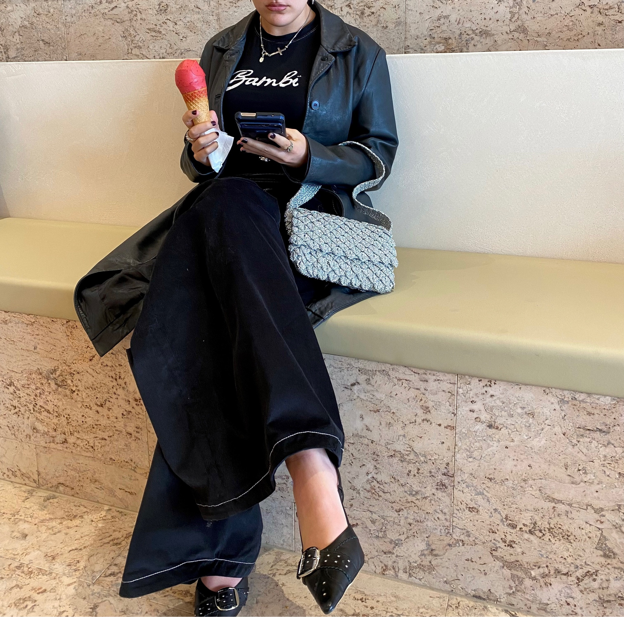 simple black & silver fit 

#LTKaustralia #LTKsalealert #LTKshoecrush