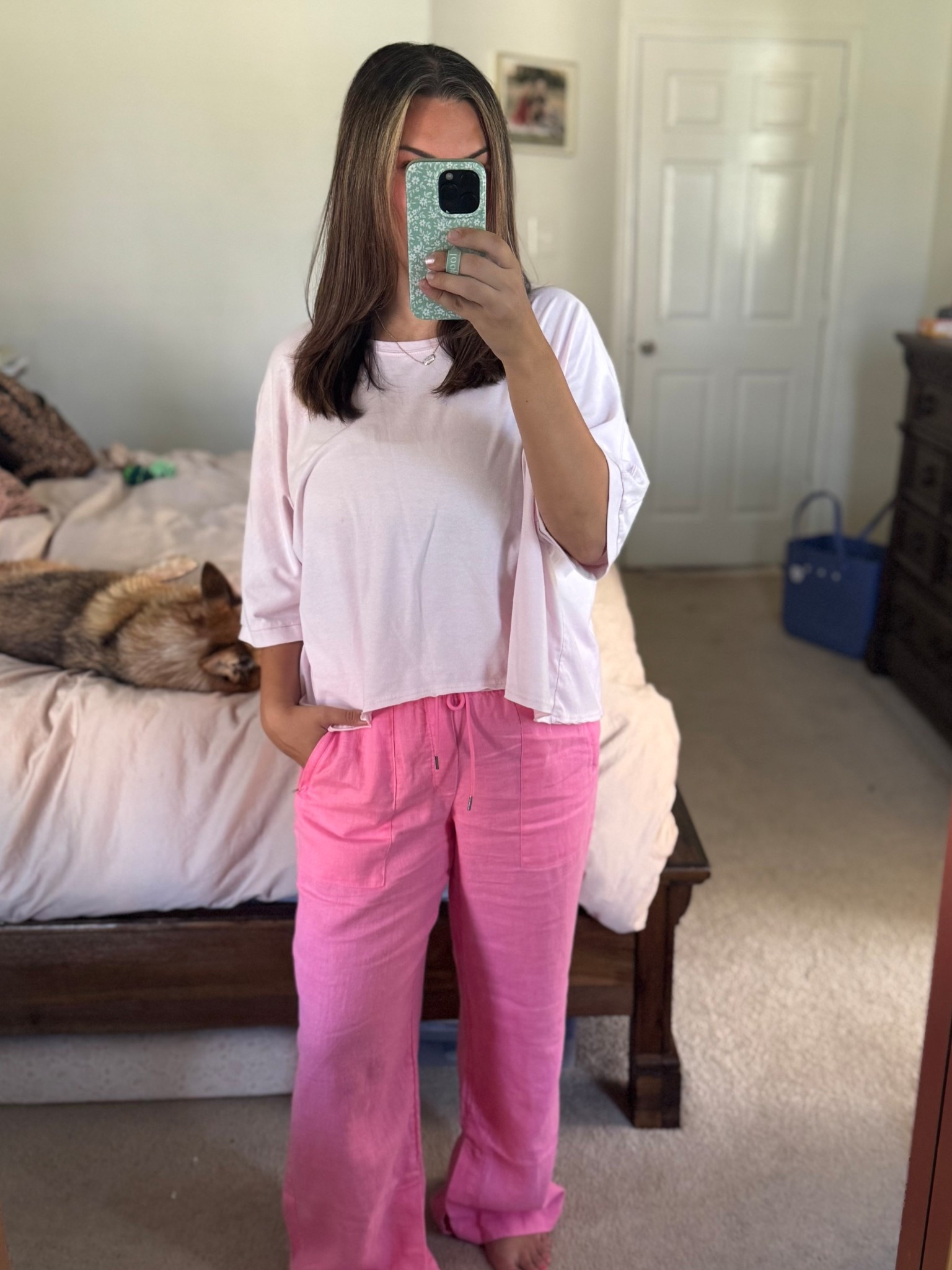 Summer outfit 🩷
Linen pants from Athleta
Amazon tee 

Pink outfit / work outfit / pink pants 

#LTKSummerEdit #LTKWorkwear #LTKMidsize