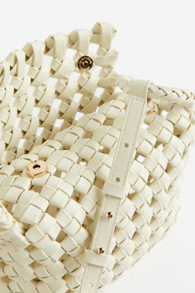 Braided crossbody bag | H&M (UK, MY, IN, SG, PH, TW, HK)