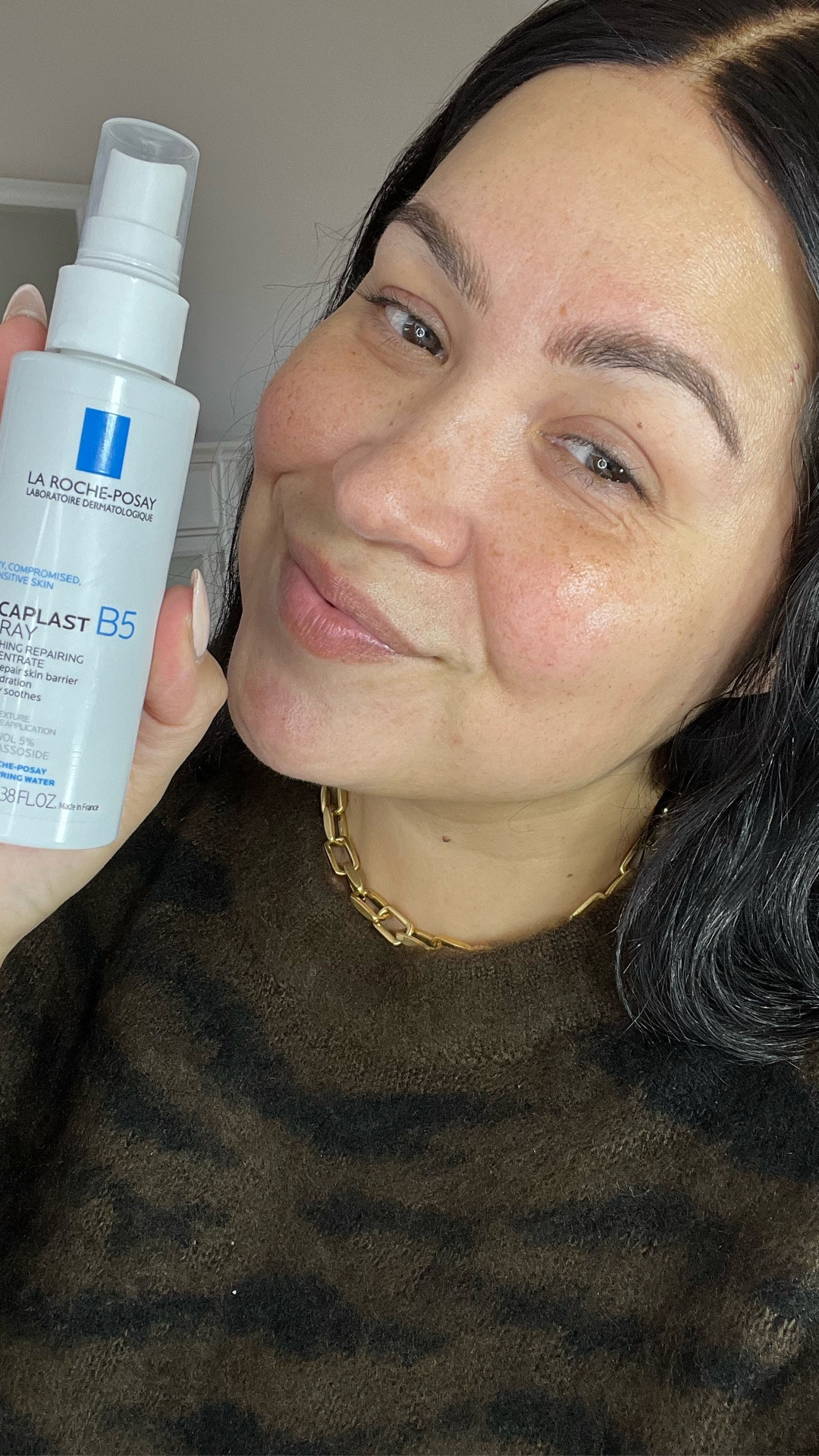 This is AMAZING to hydrate and calm dry irritated skin. 

@larocheposayusa cicaplast B5 spray

You can always find products linked in my #ltk 

#matureskin #dryskin #dryskintips #drugstoreskincare  #over40

#LTKOver40 #LTKFindsUnder50 #LTKBeauty
