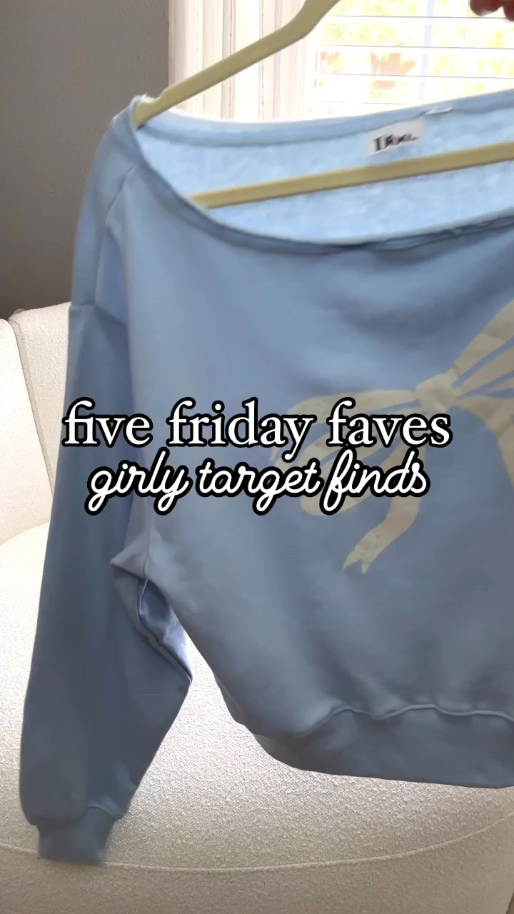 Five Friday faves!! Girly target fall finds!

•bow off the shoulder sweatshirt: m, I sized up!
•bow slipper socks: fit tts
•bow purse
•bow belt
•flannel shirt: m, I sized up

#targetfashion #targetfinds #targetstyle @target

#LTKVideo #LTKSeasonal #LTKFindsUnder50