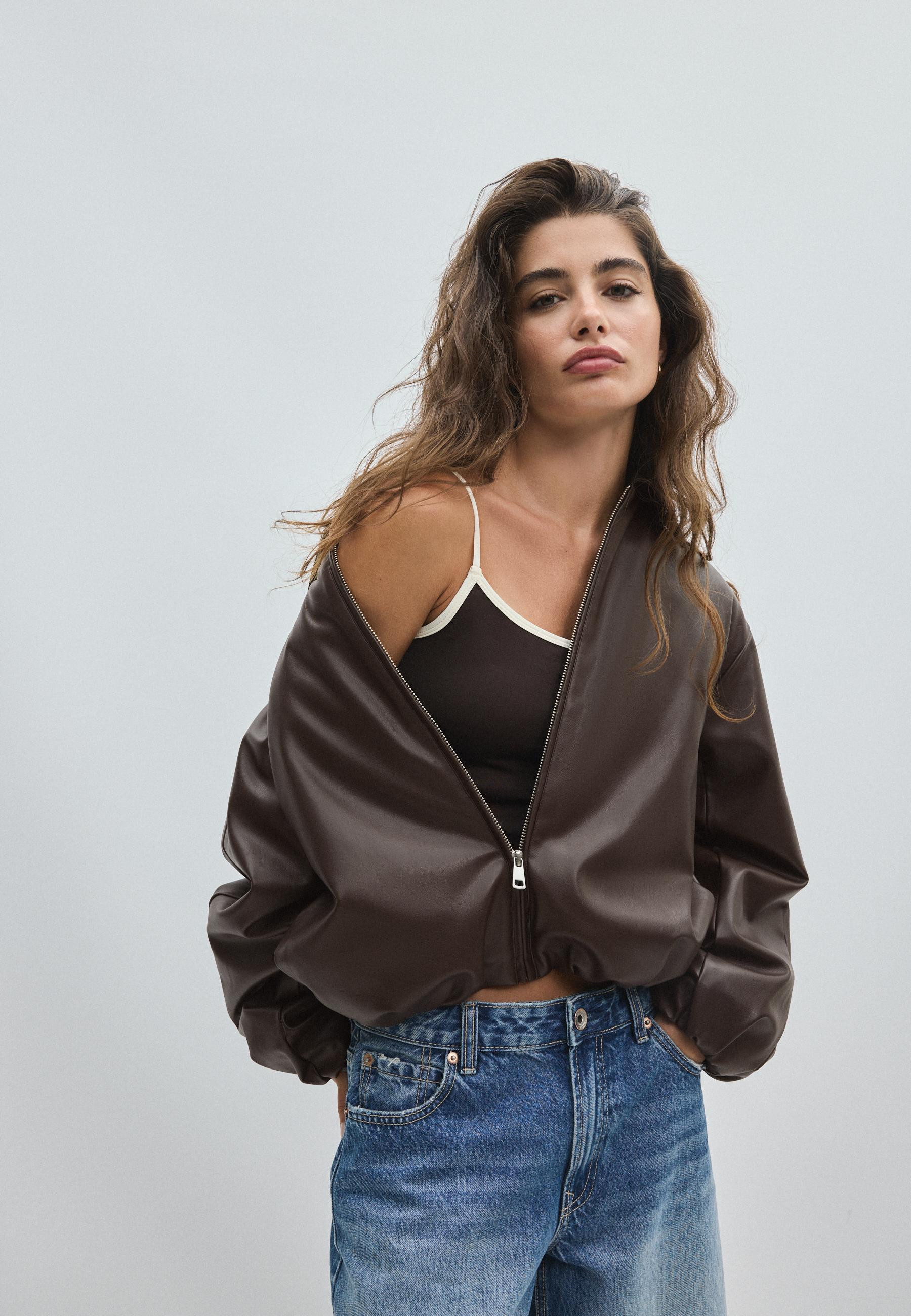 Cazadora bomber acolchada efecto piel | Stradivarius ES