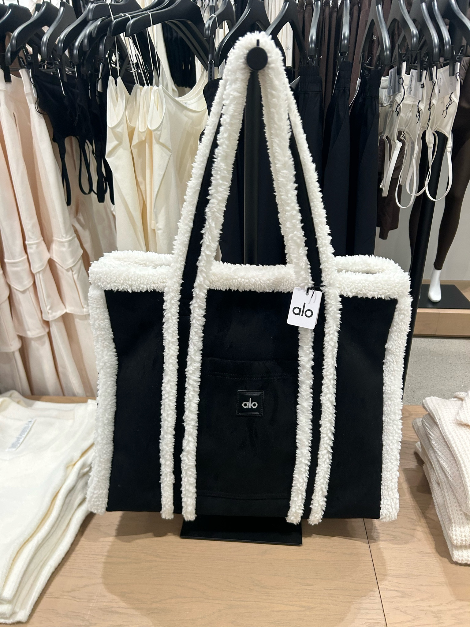 Have to get this bag for lala for Christmas!! Such a cute bag!! 
#alo #bag 

#LTKFindsUnder100 #LTKStyleTip #LTKGiftGuide