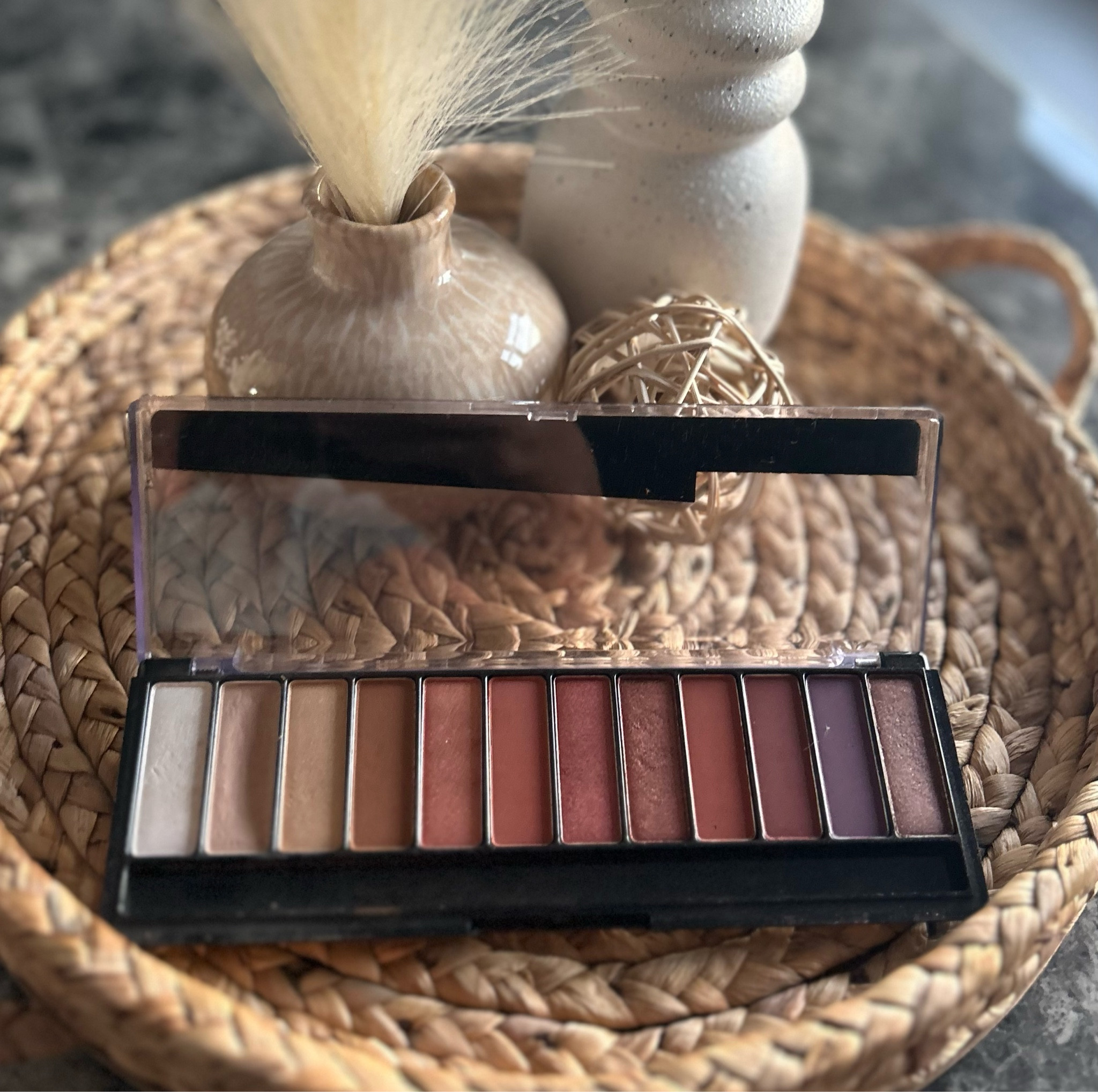 Amazing natural palette!!

#founditonamazon #amazonbeauty 

#LTKbeauty #LTKsalealert