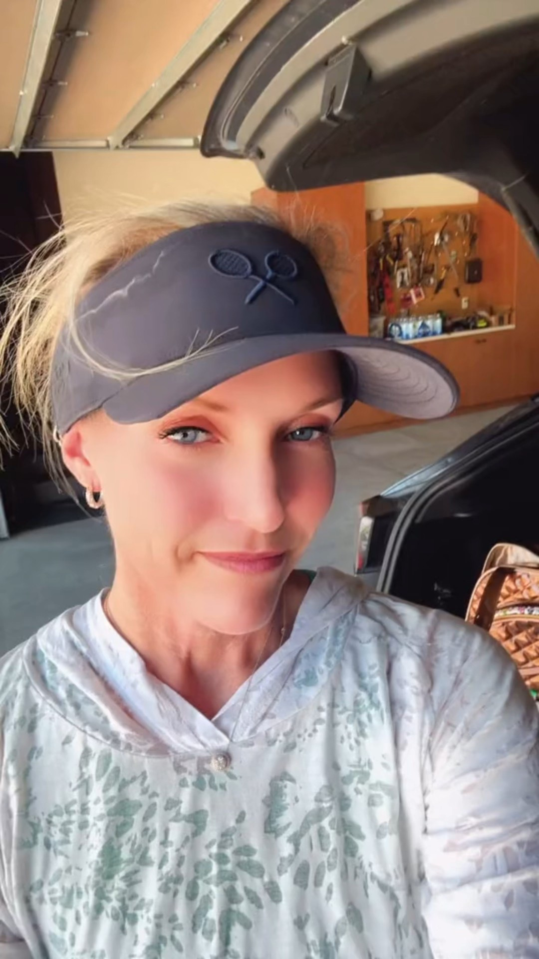 Pack with me! 
Every one of these items helps me get through a hot day on the tennis courts. Being prepared is so important to having a fun and safe time in the heat


#LTKActive #LTKOver40 #LTKMidsize