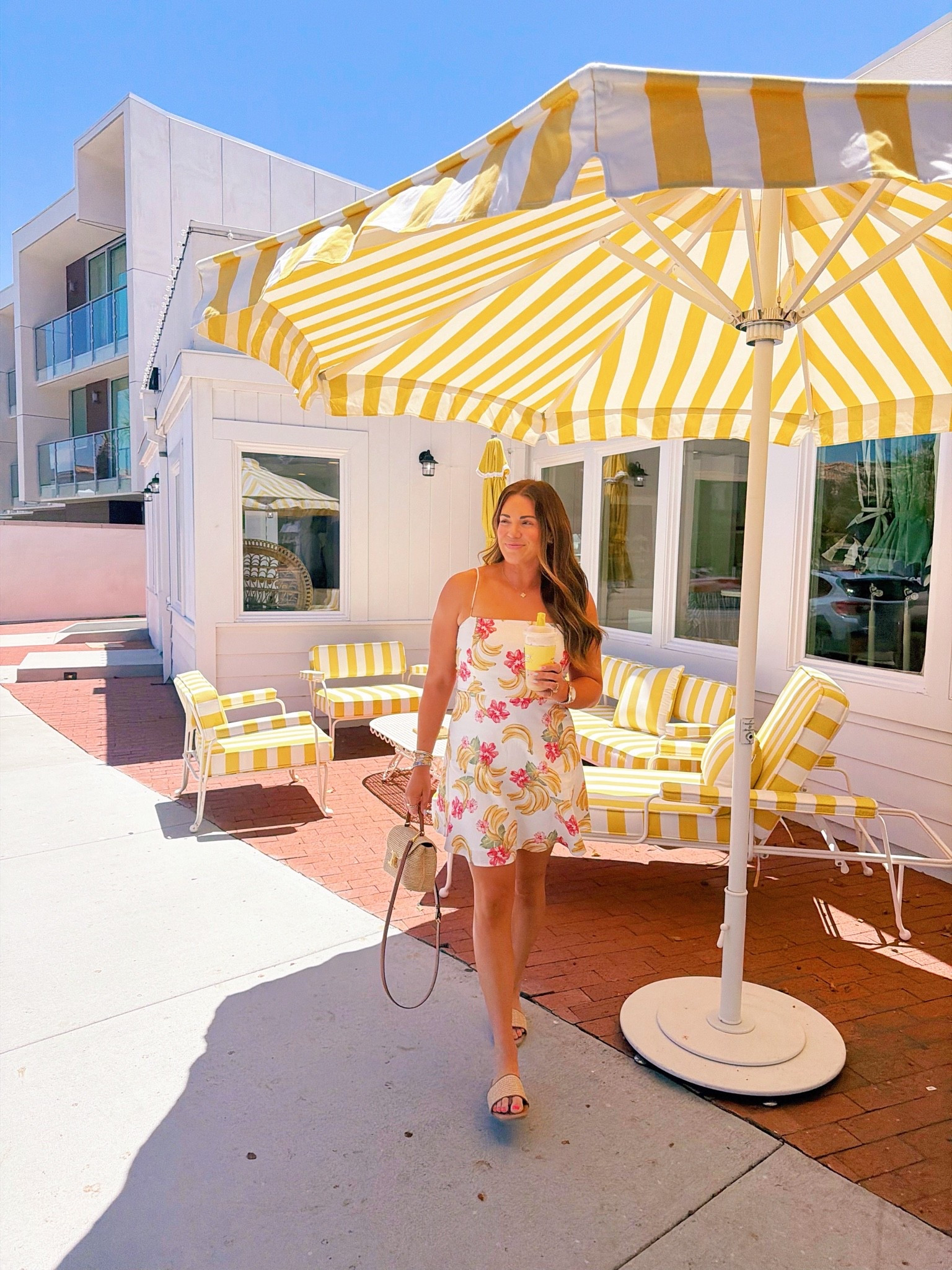 curvy midsize tropical banana print dress for vacation! wearing size medium in dress!

#LTKSeasonal #LTKTravel #LTKMidsize