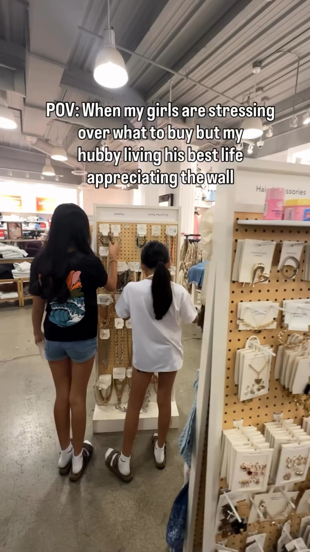 Totally different 🤣

•
#momdaughter #familyof5 #momhumor #momsofinsta #relatablemom