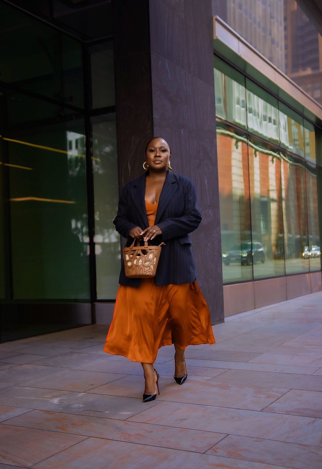 Main character energy, but make it calm, confident, and unapologetically grown. Stepping into the day with quiet boldness and zero explanations needed. 🧡🖤


#LTKgrwm #LTKootd