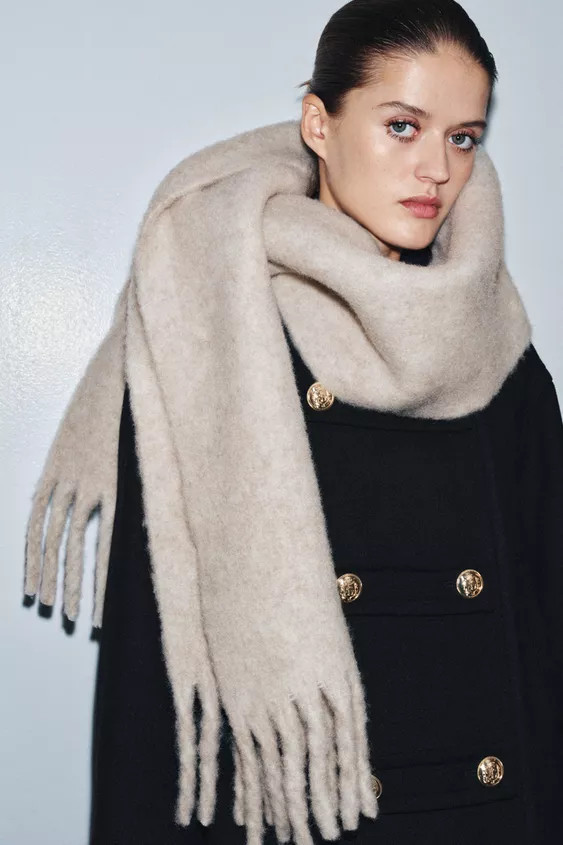 GROBER SCHAL MIT FRANSEN | Zara DE