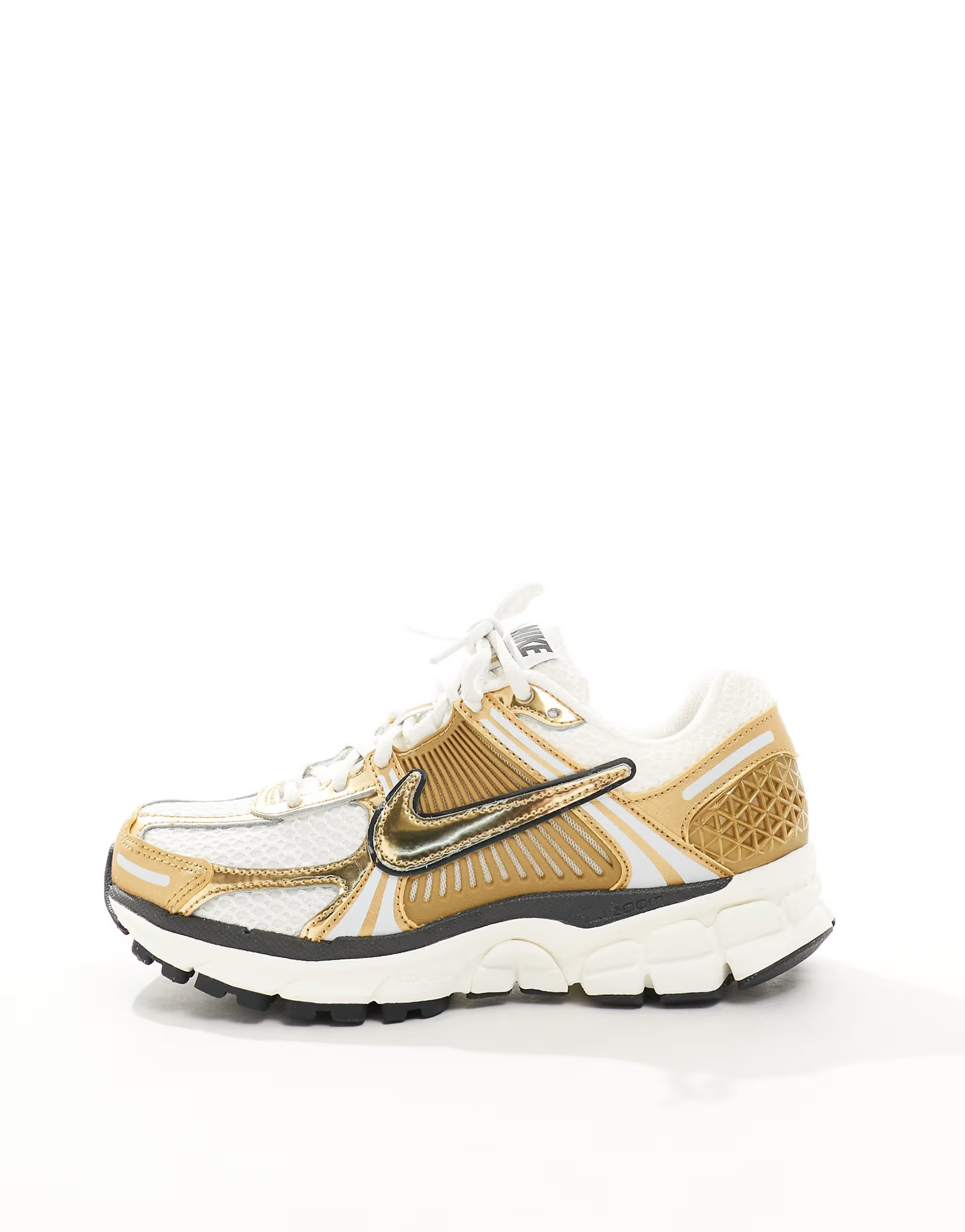 Nike Zoom Vomero 5 sneakers in white and gold | ASOS | ASOS (Global)