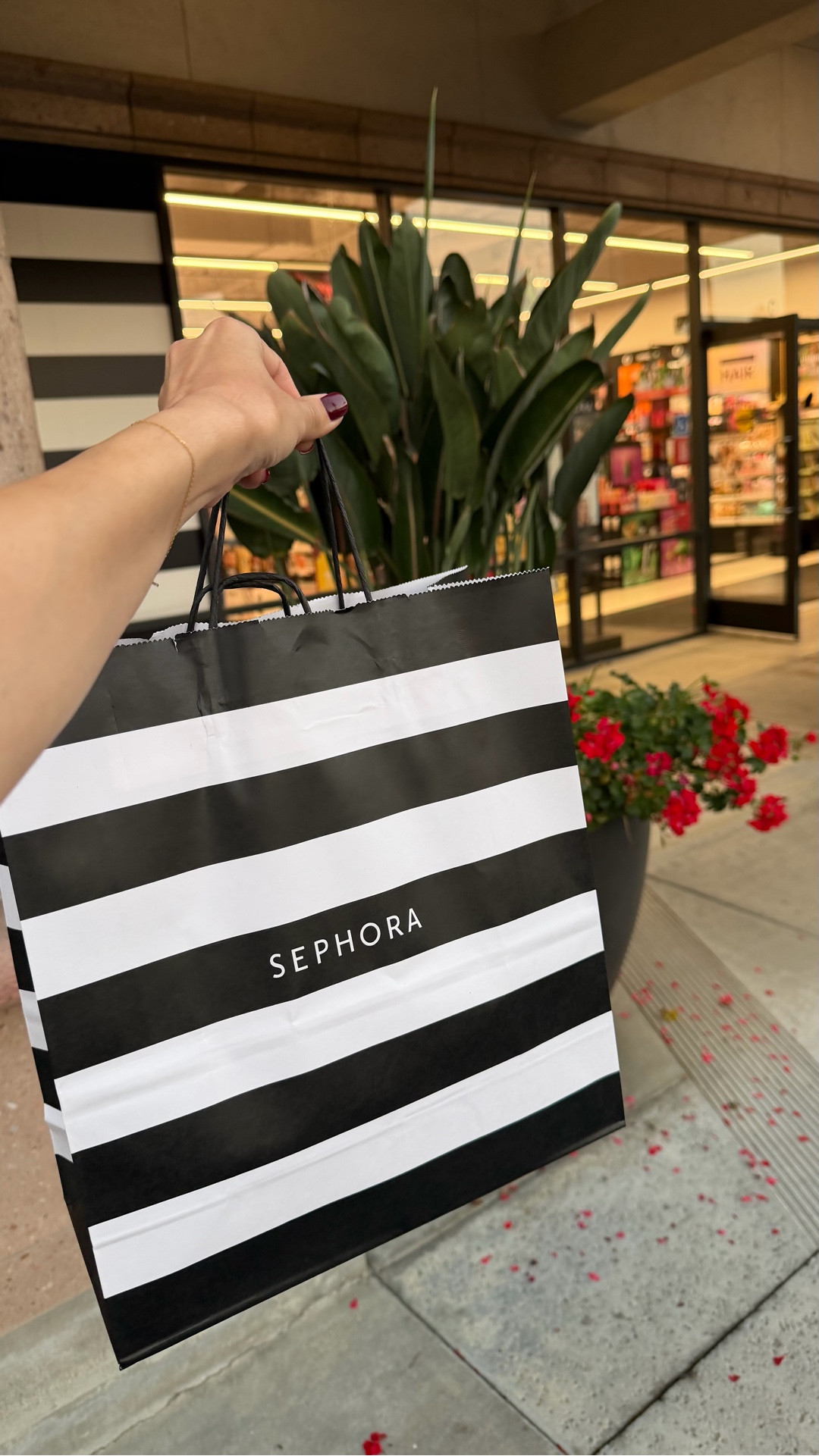 Sephora sale purchase #sephora#skincare#makeup#hairproduct#k18#leaveinconditioner#hairspray#lipbalm#eyecream#moisturizer#ltkmakeup#ltkskincare

#LTKOver40 #LTKGiftGuide #LTKFindsUnder50