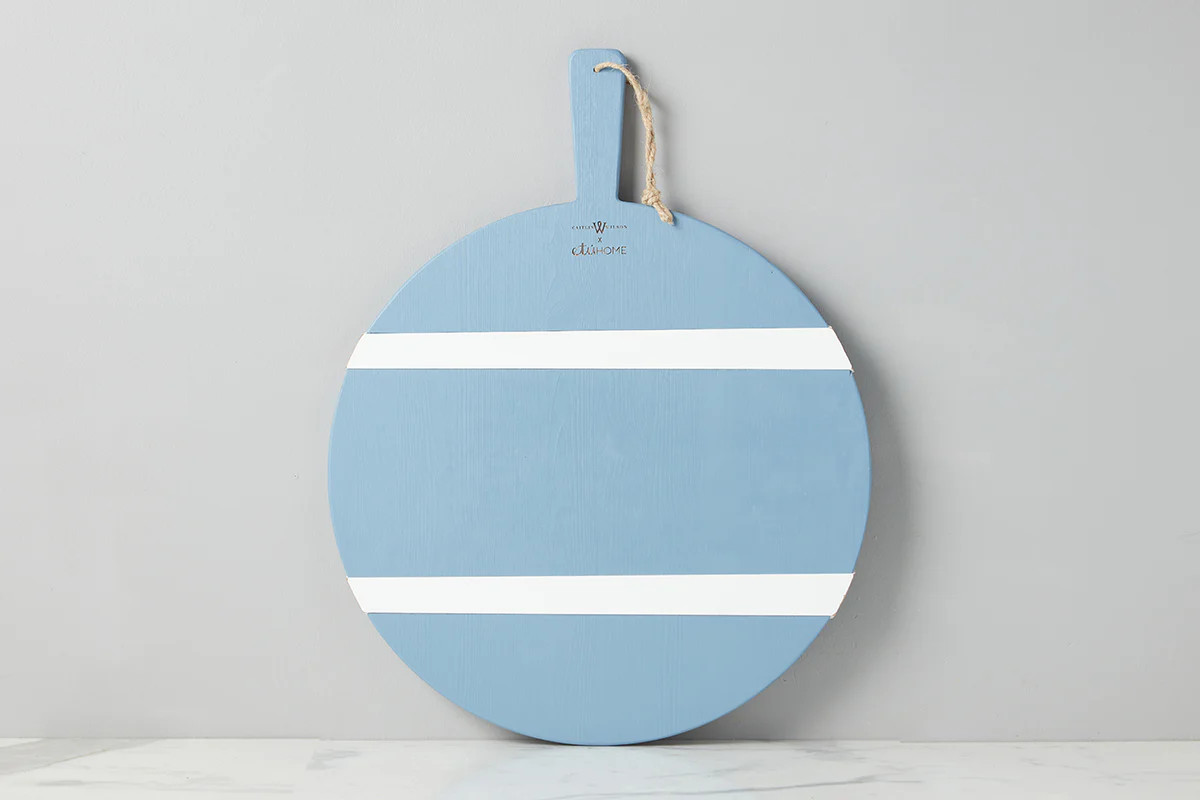 Caitlin Wilson French Blue/White Round Mod Charcuterie Board, Medium | etúHOME
