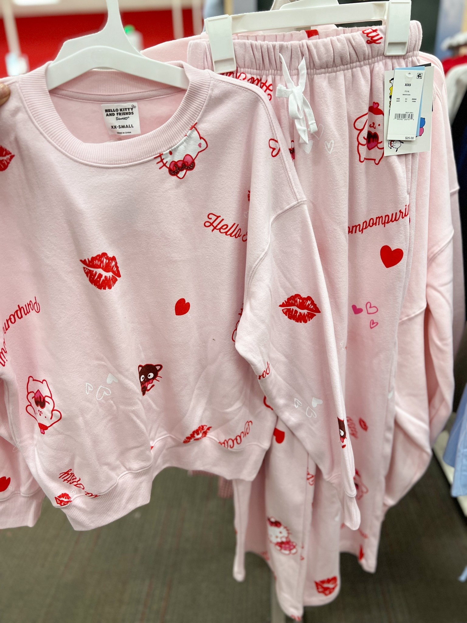 New comfy hello kitty set

Target finds, Target style, Sanrio 

#LTKFindsUnder50