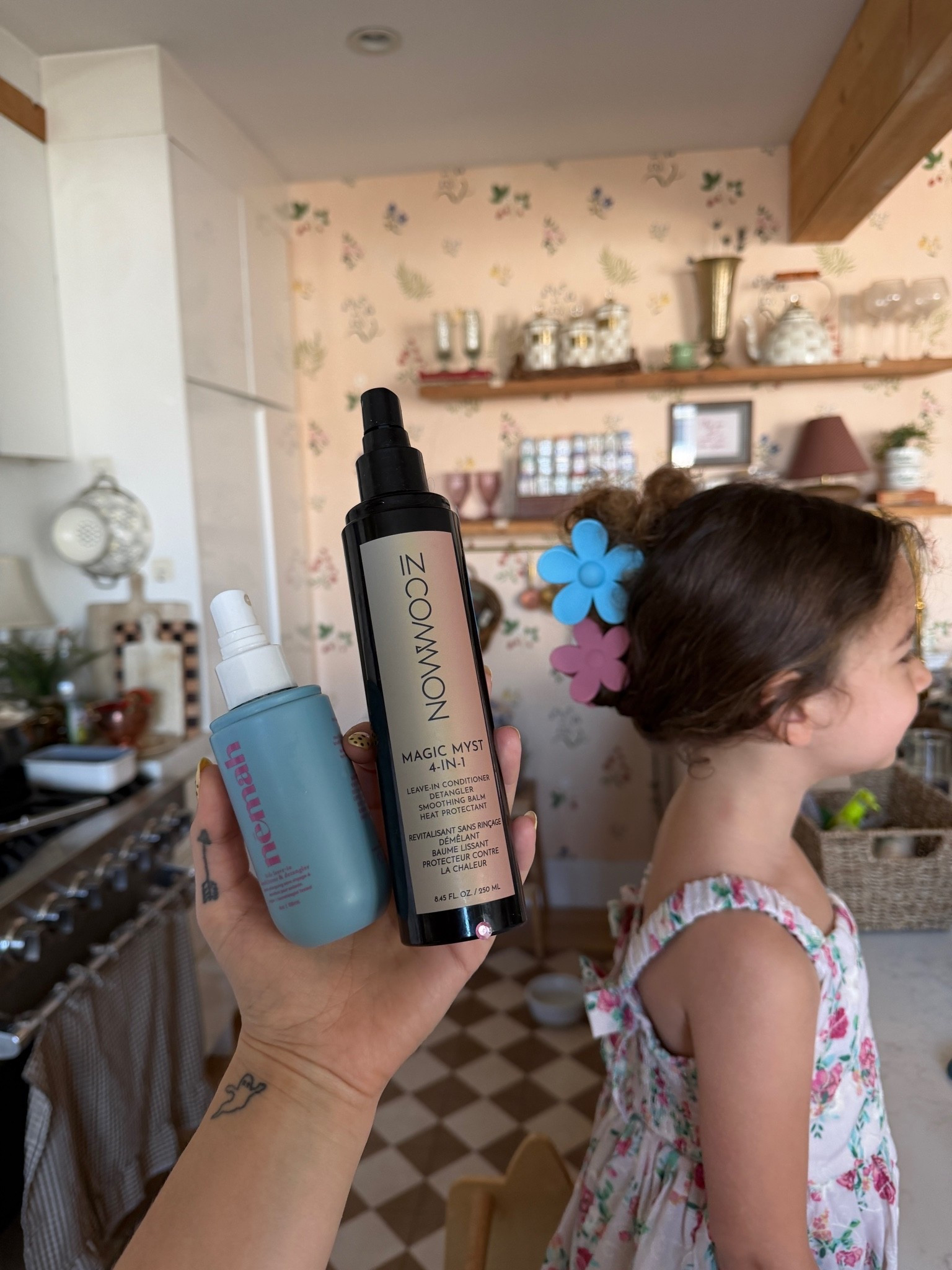 Curly hair leave in conditioner and detangler