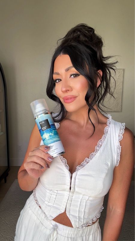 Linking my favorite texture spray and this white top I’ve been loving lately! 

Beauty 
Hair products 
IGK hair
Target finds 



#LTKFindsUnder50 #LTKBeauty #LTKStyleTip