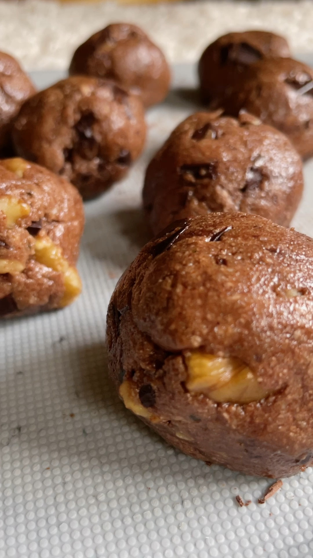 Between all the Christmas cookies I am trying to get in some protein, and these always hit the spotBrownie batter protein bites

1C almond flour
1/2C protein powder
1/4C nut butter 
2 tbsp milk of choice
3 tbsp maple syrup
1/4C dark chocolate chunks or chips
1/4C chopped walnuts
2 tbsp cacao powder

Mix it all up and get into them!!

#proteinballs <

#LTKhome #LTKVideo #LTKSeasonal
