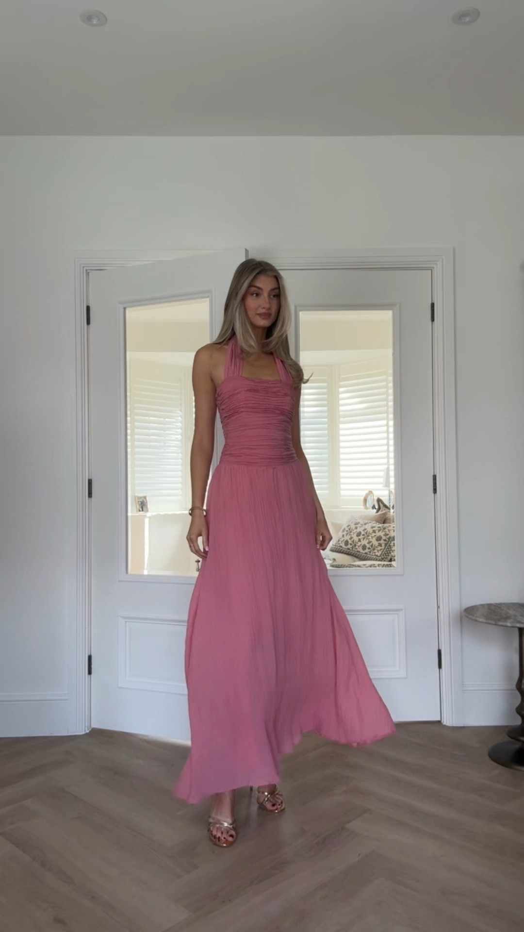 Can you believe this dress is from H&M!! I’m wearing an xs for reference 🤎