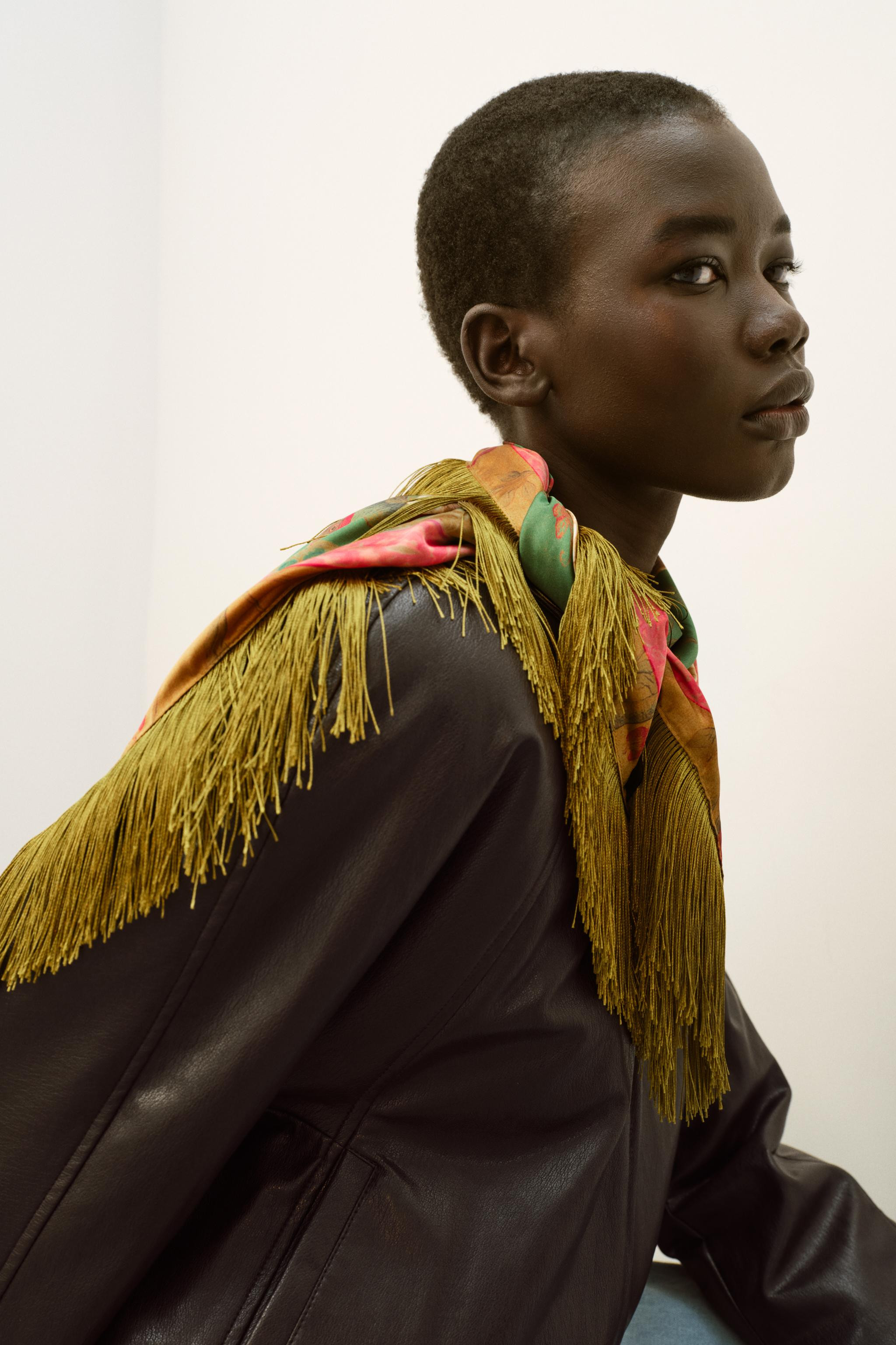 FRINGED PRINTED SATIN SCARF | Zara US