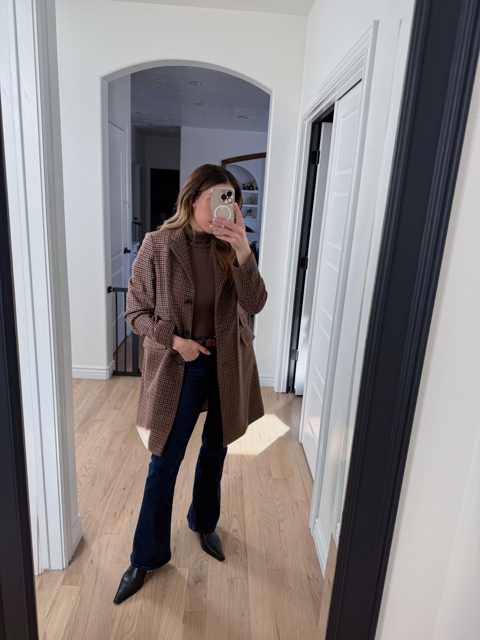 Outfit of the day! 🤎
Ralph Lauren
Lovers and Friends
Paige Jeans