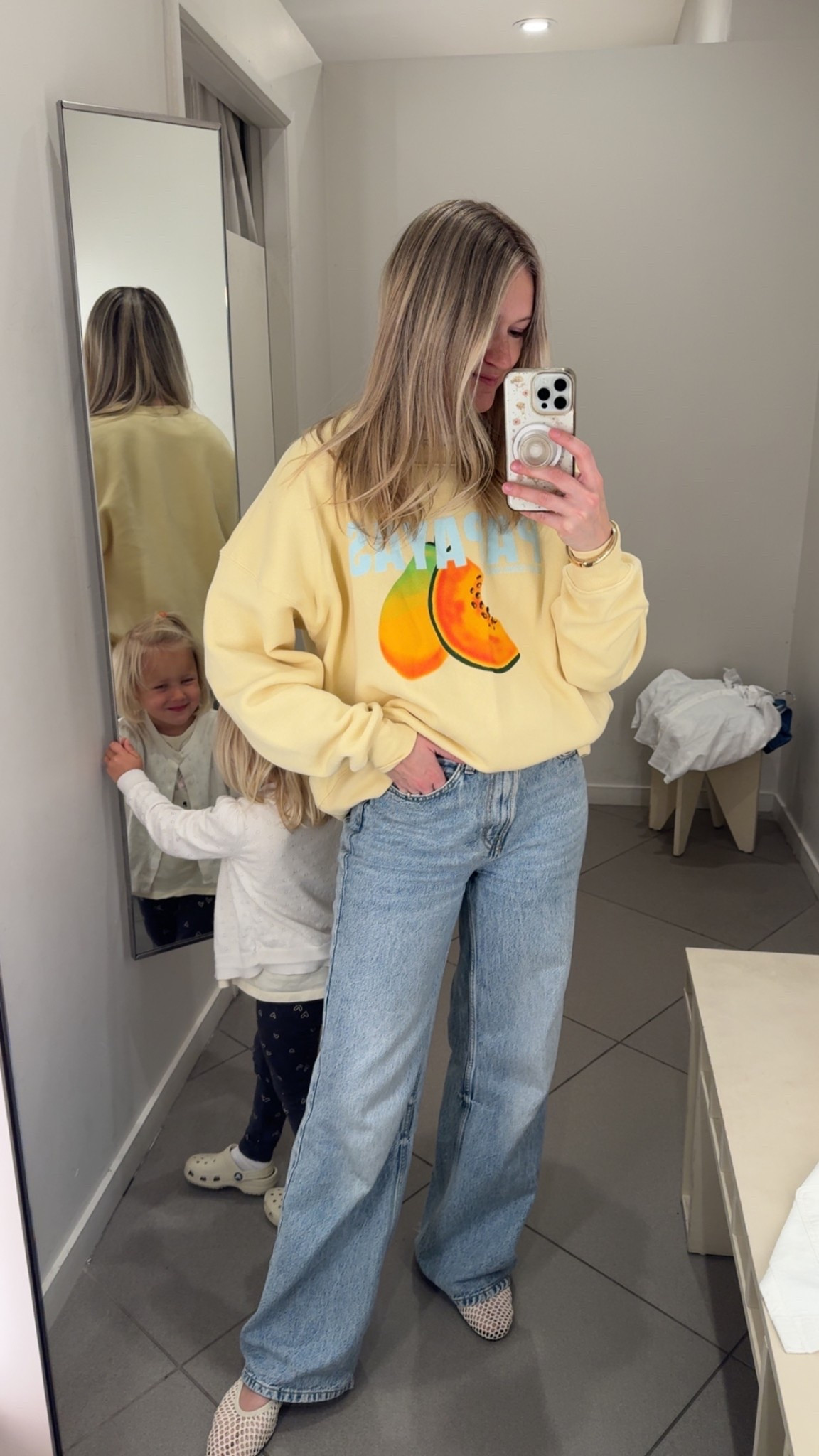 Bought this way too fast. Wearing size small but it’s tucked in cuz it’s very comfortably oversized (which I LOVE)  cuz who knows what happens when things get washed??? But fingers crossed it stays 

#LTKStyleTip #LTKSeasonal #LTKFindsUnder100