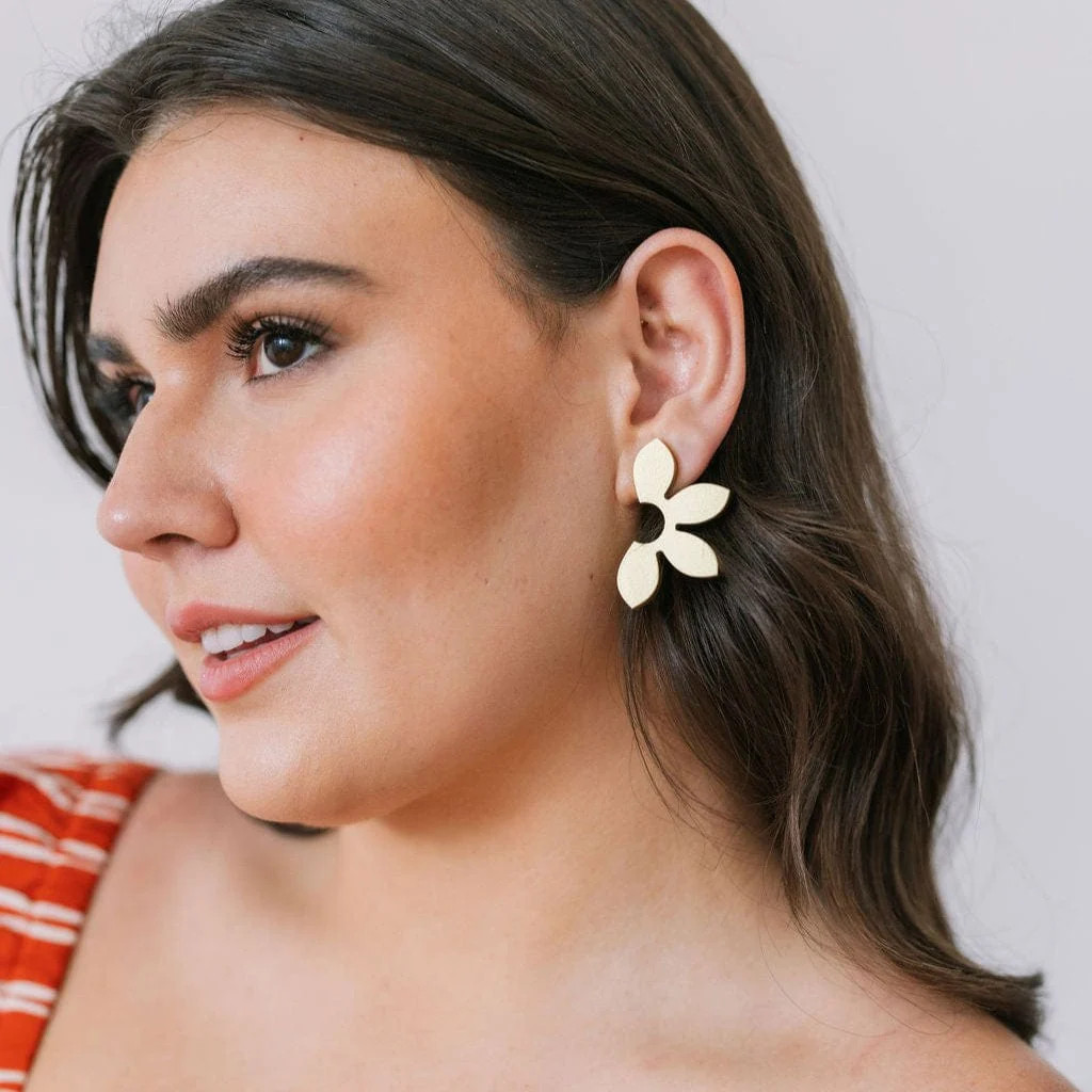 Gold Petal Earrings | Sunshine Tienda