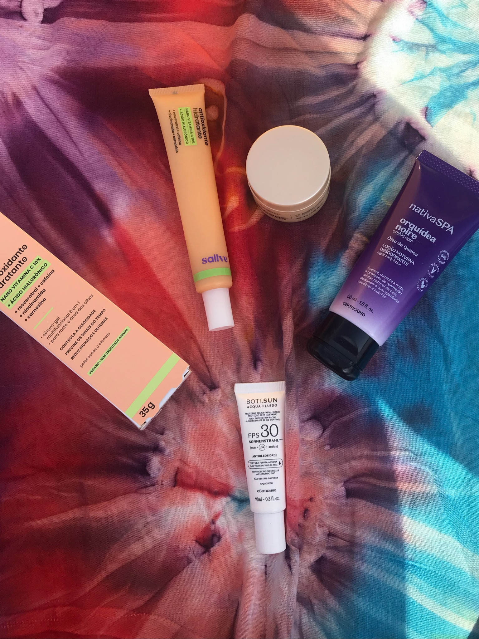 Eu adoro os produtos para cuidar da minha pele seja corporal ou facial eu sempre escolho novidades.

A dica é sempre escolher versões com tecnologia que promovem resultados sem contar que versões menores você pode usar em viagens.


#LTKGiftGuide #LTKFind #LTKbeauty