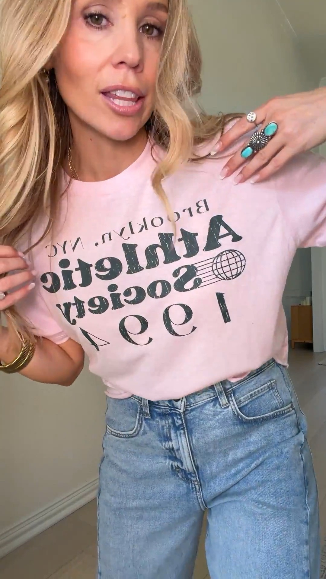 🤍The freaking cutest graphic tee for under $5 at Walmart! Yes please!